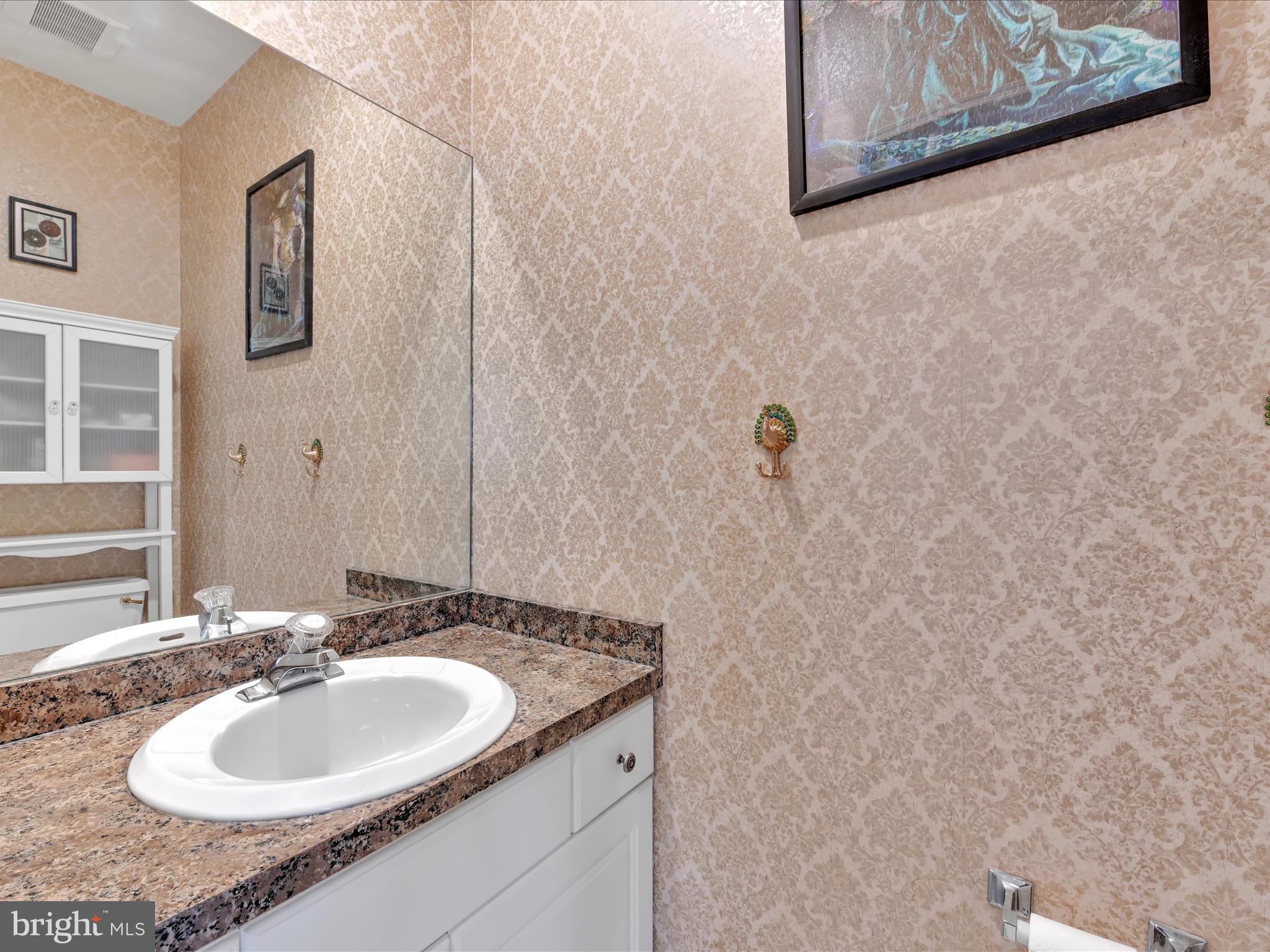 CREEKSIDE - Residential