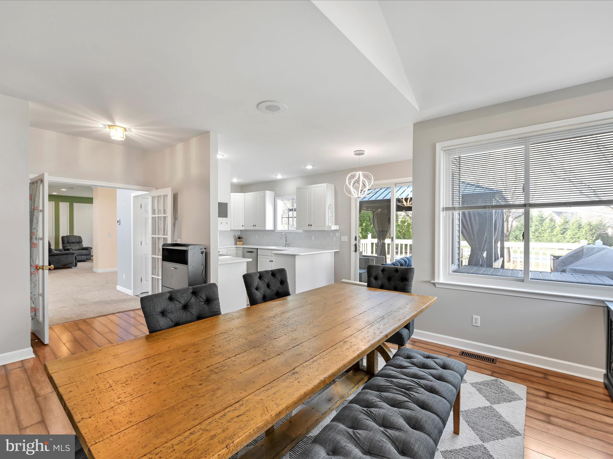 CREEKSIDE - Residential