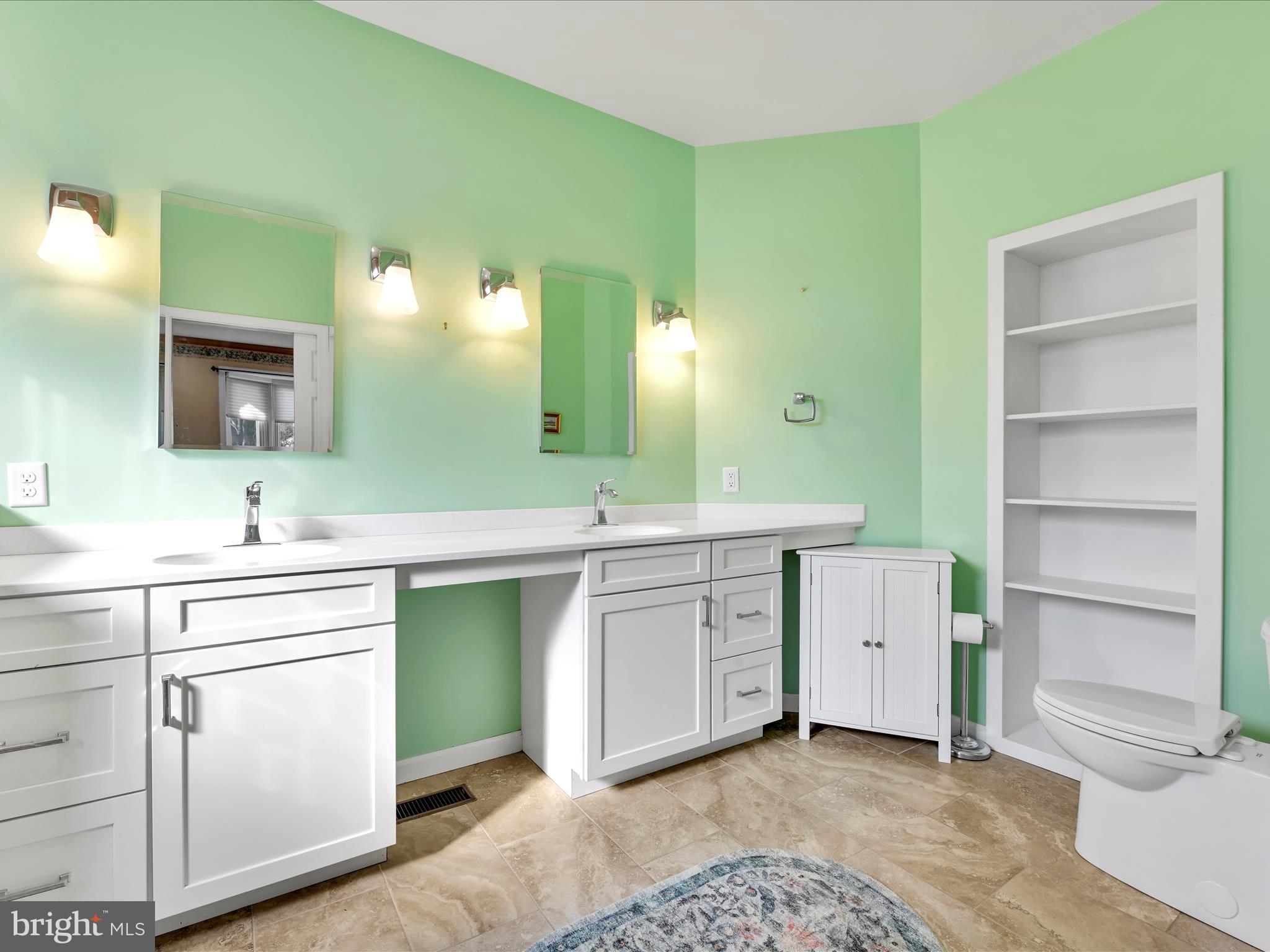 CREEKSIDE - Residential