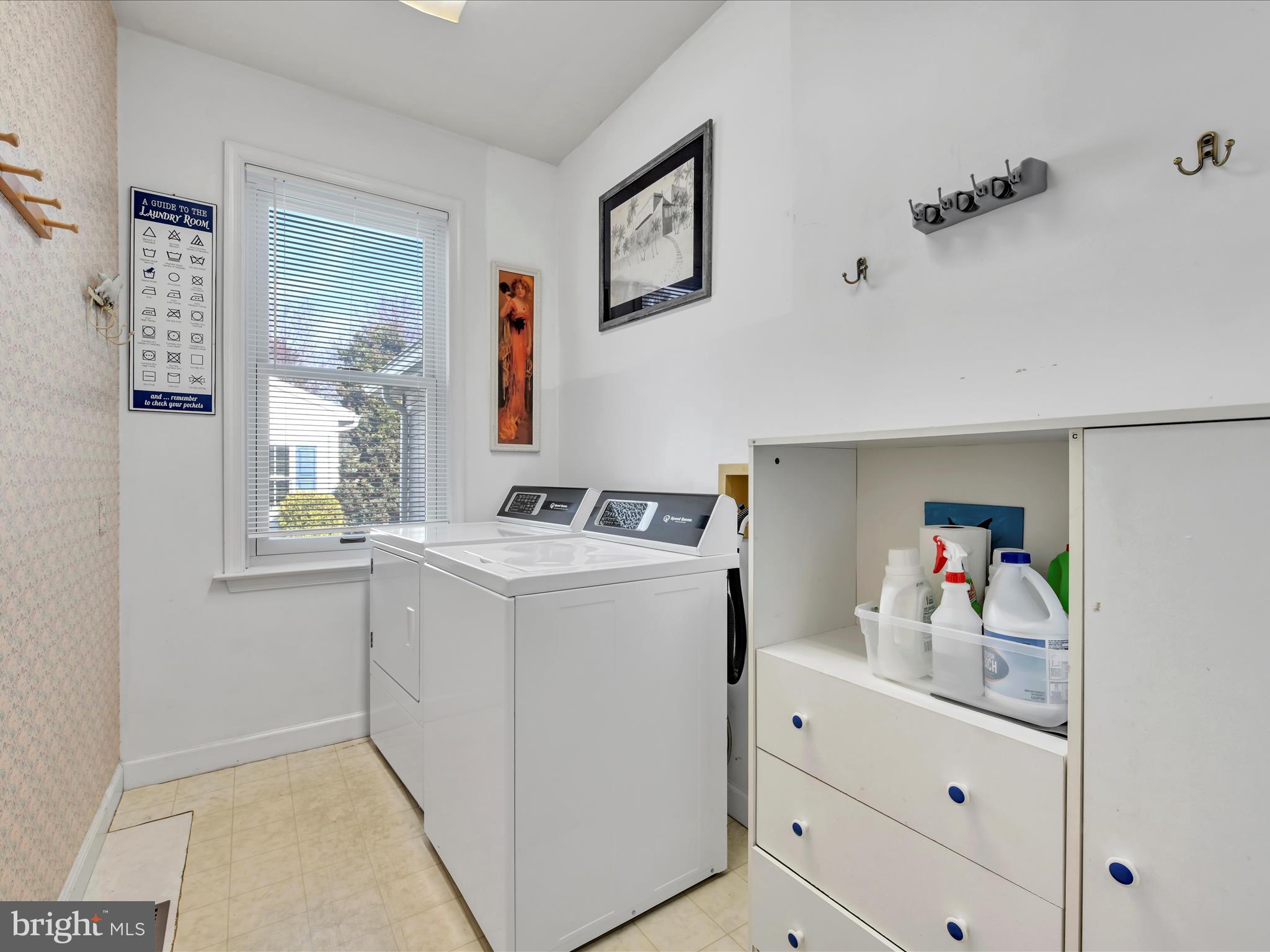 CREEKSIDE - Residential