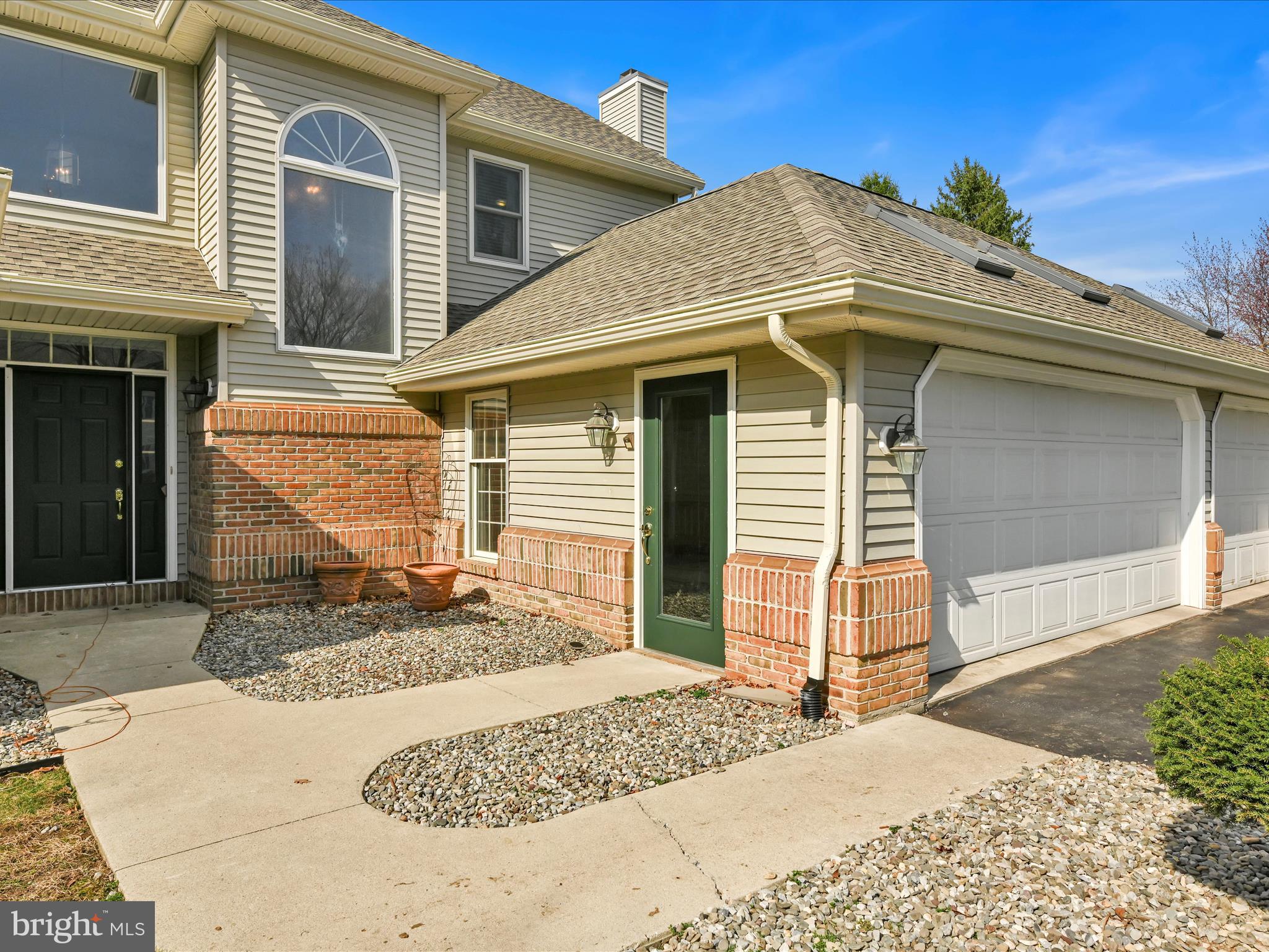 CREEKSIDE - Residential