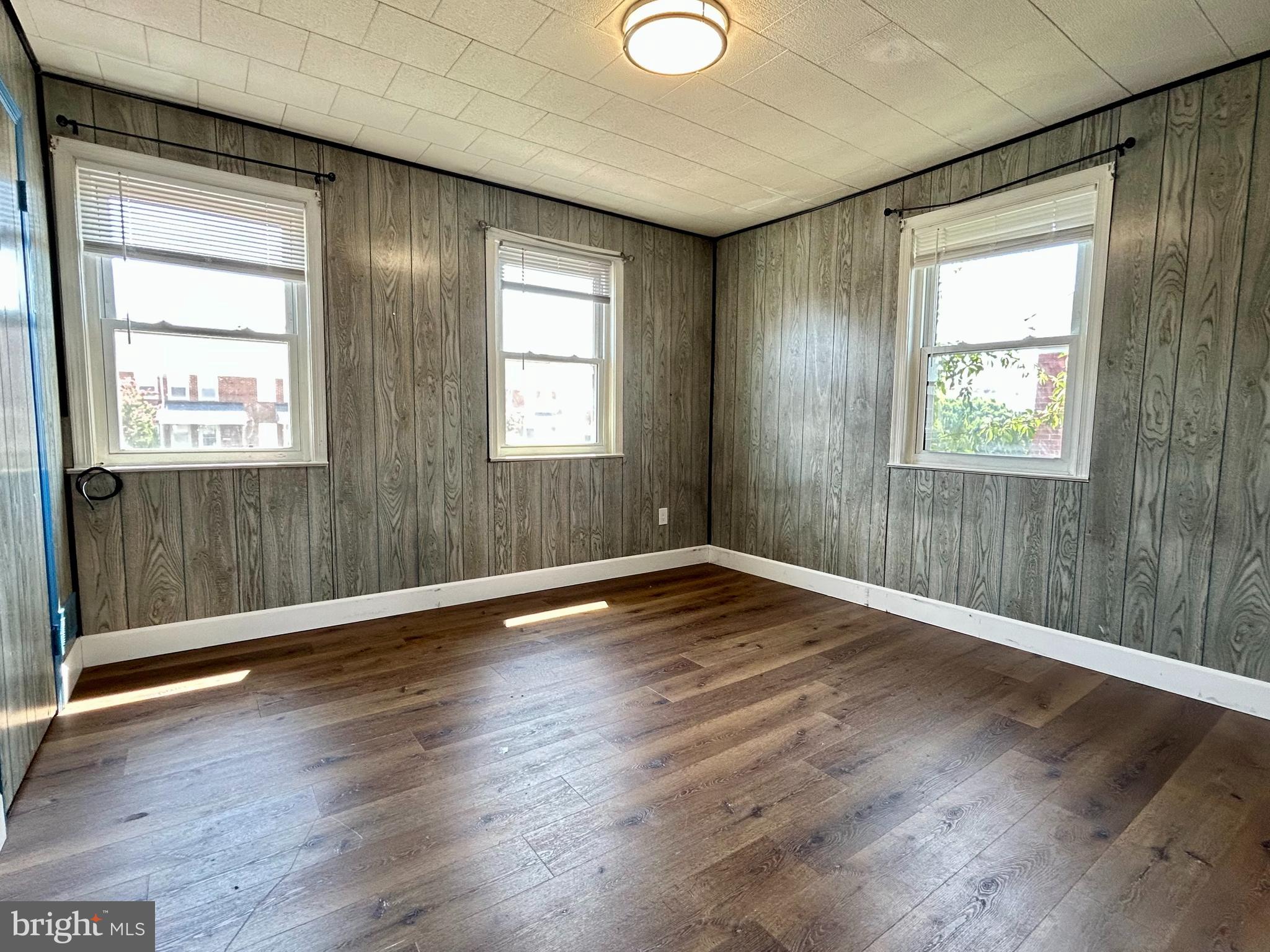 EASTWOOD - Residential