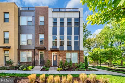 Townhouse For Sale - 5002 Oakmoore Drive<br/> ROCKVILLE, MD 20852