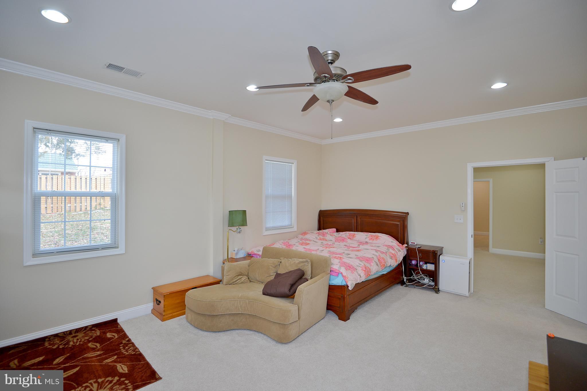 CRESTWOOD MANOR - Residential