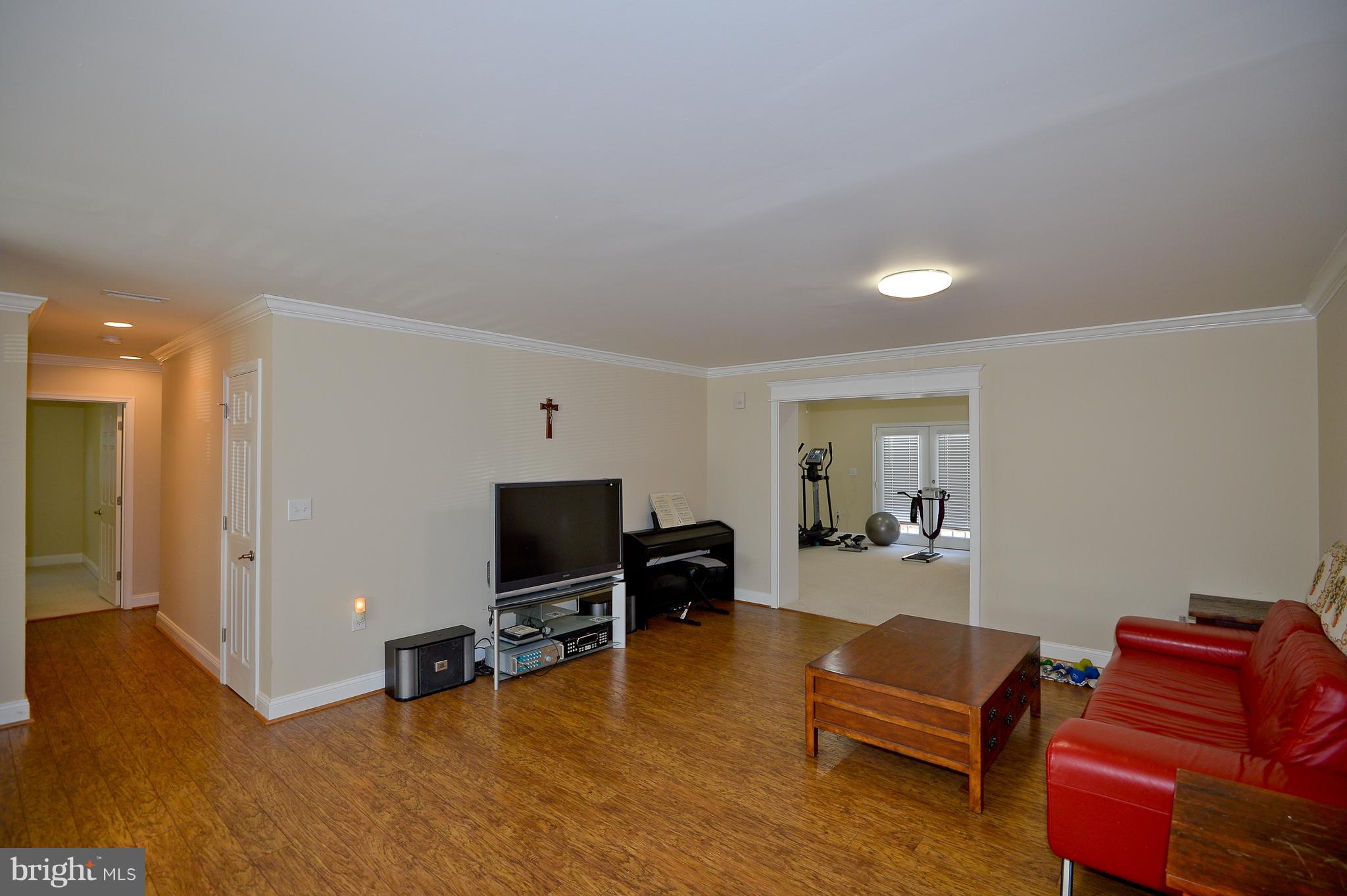 CRESTWOOD MANOR - Residential