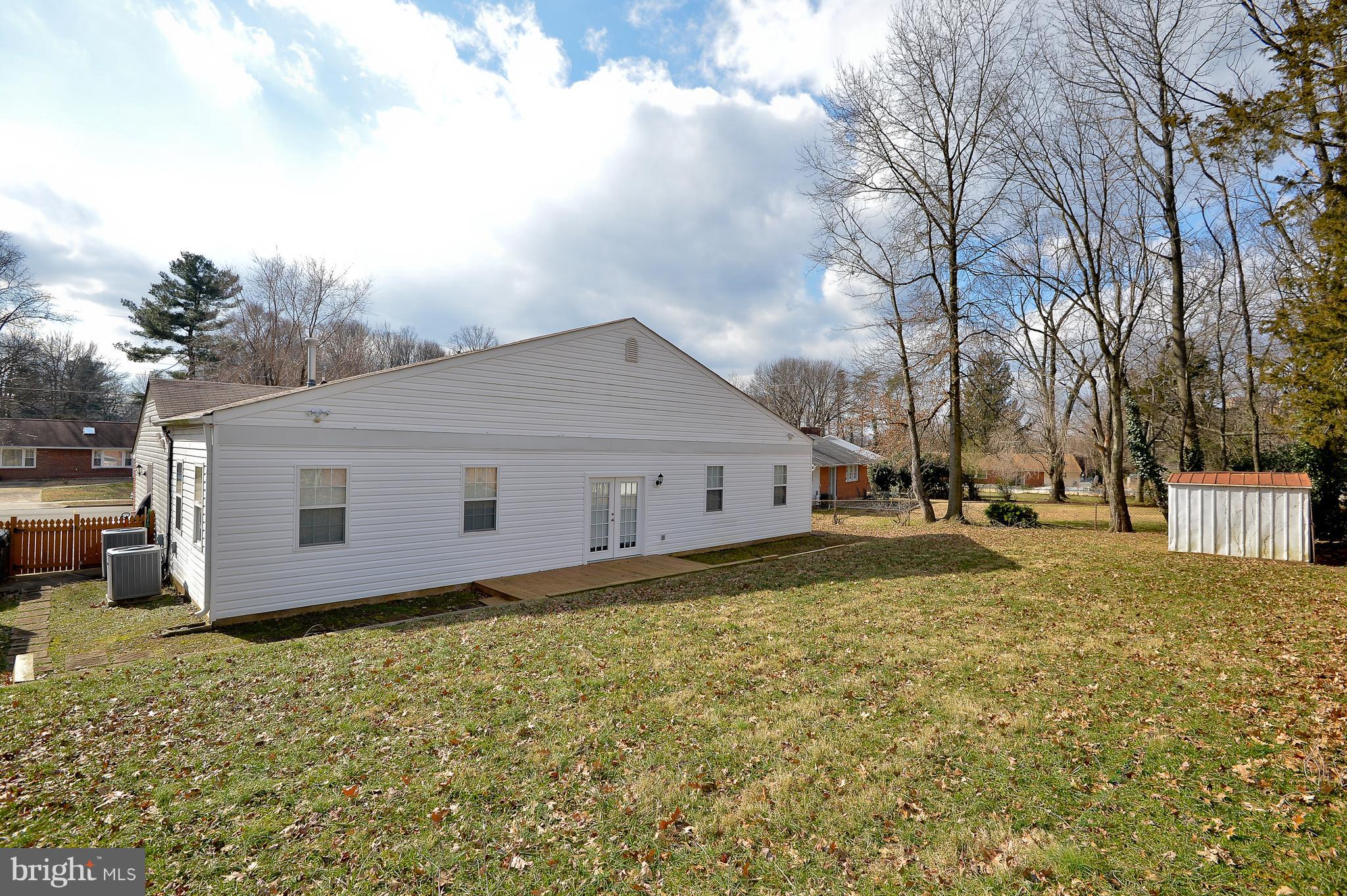 CRESTWOOD MANOR - Residential