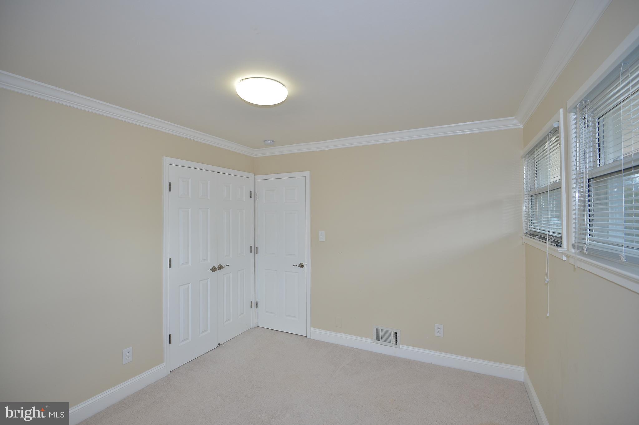 CRESTWOOD MANOR - Residential