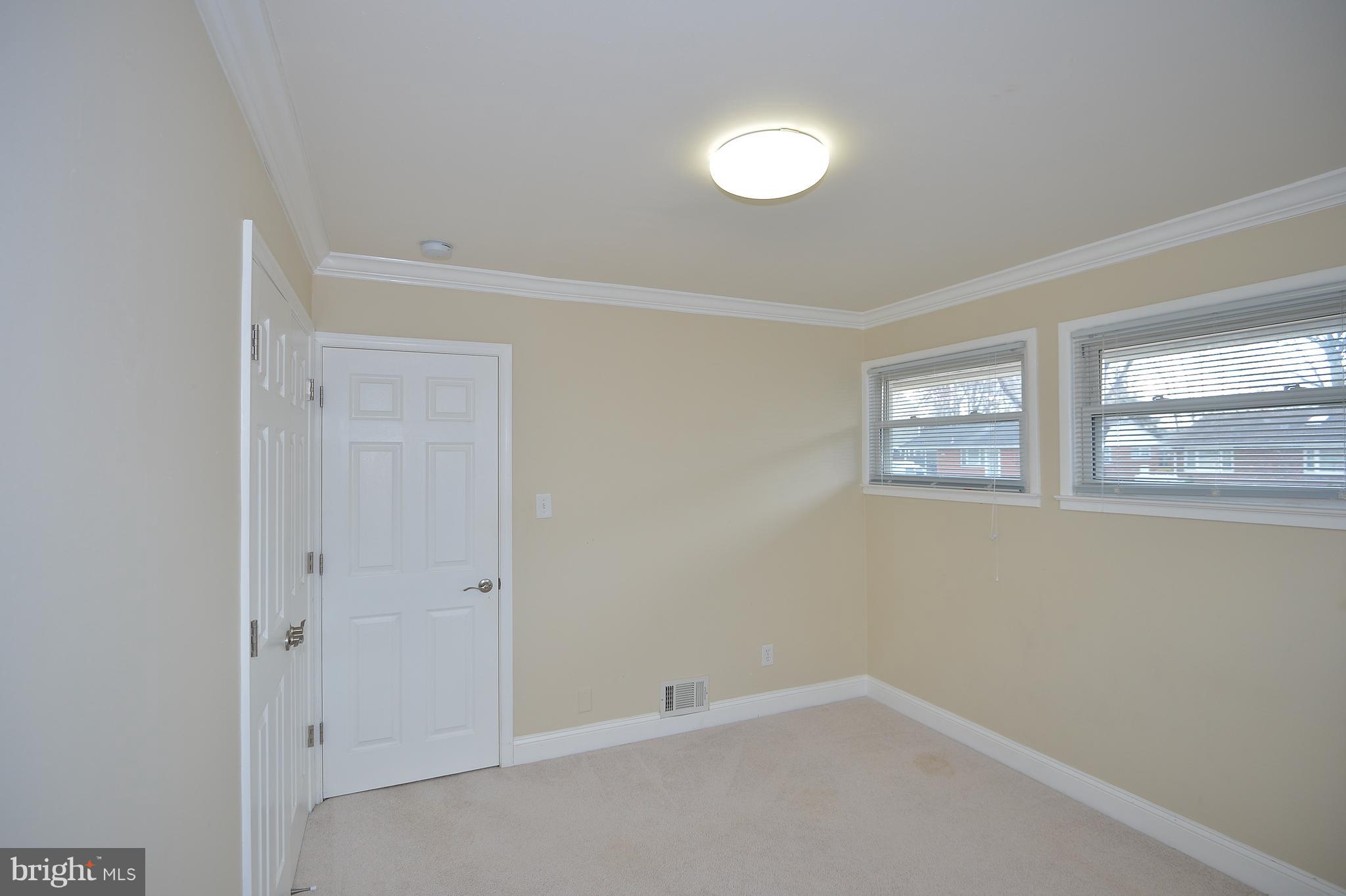 CRESTWOOD MANOR - Residential