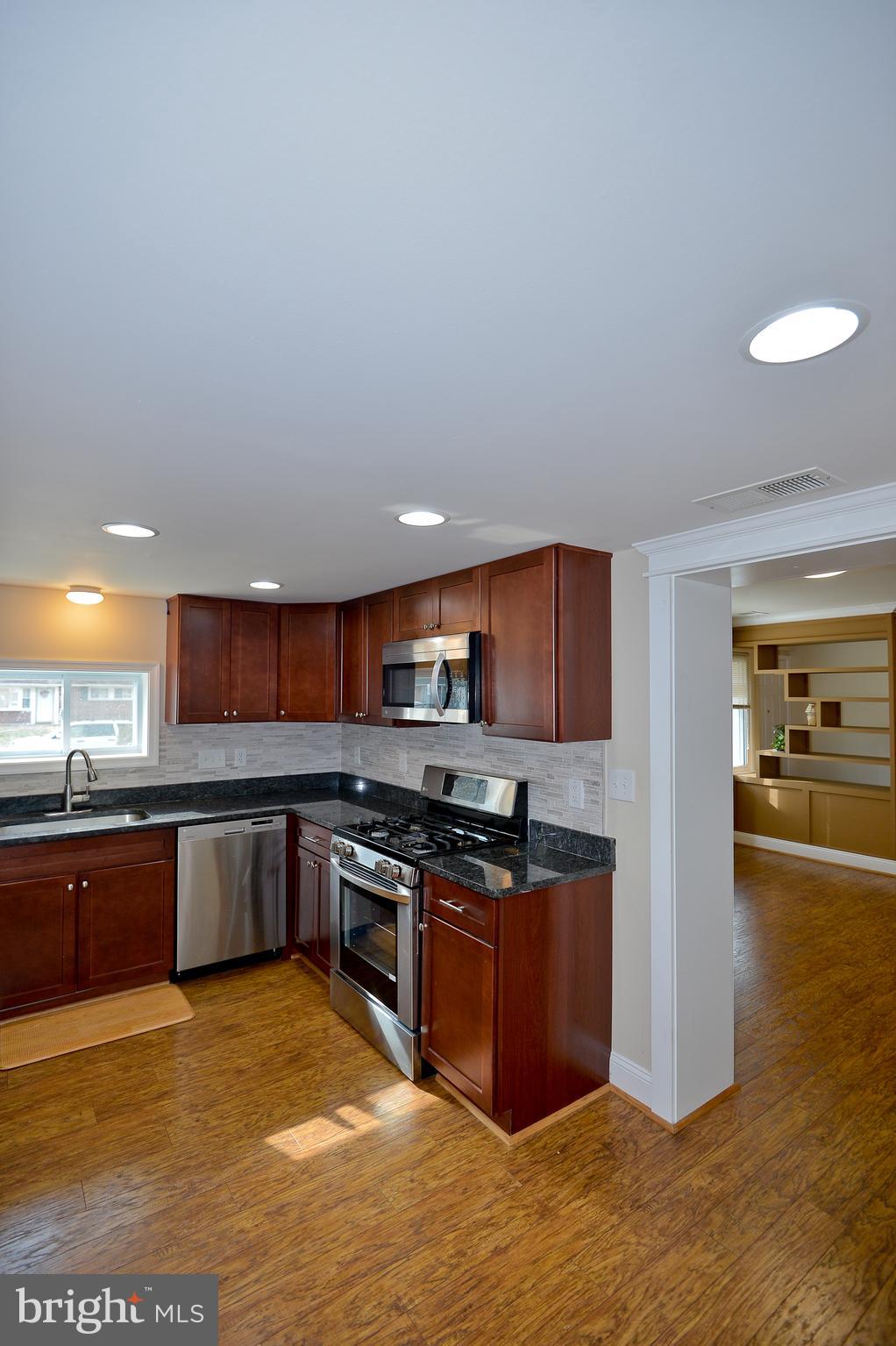 CRESTWOOD MANOR - Residential