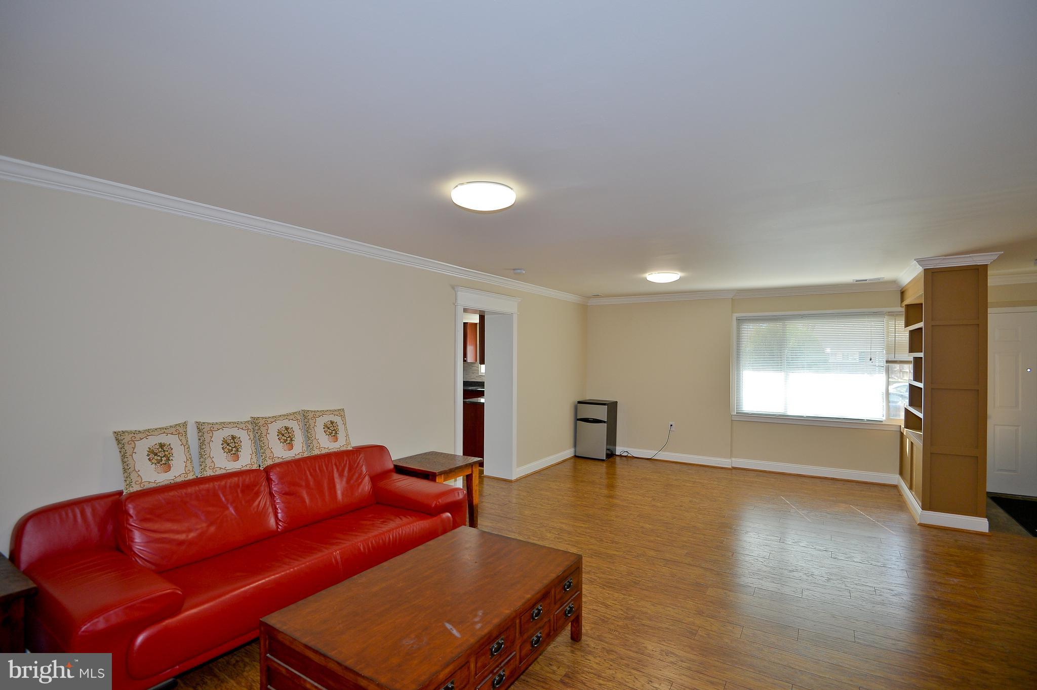 CRESTWOOD MANOR - Residential