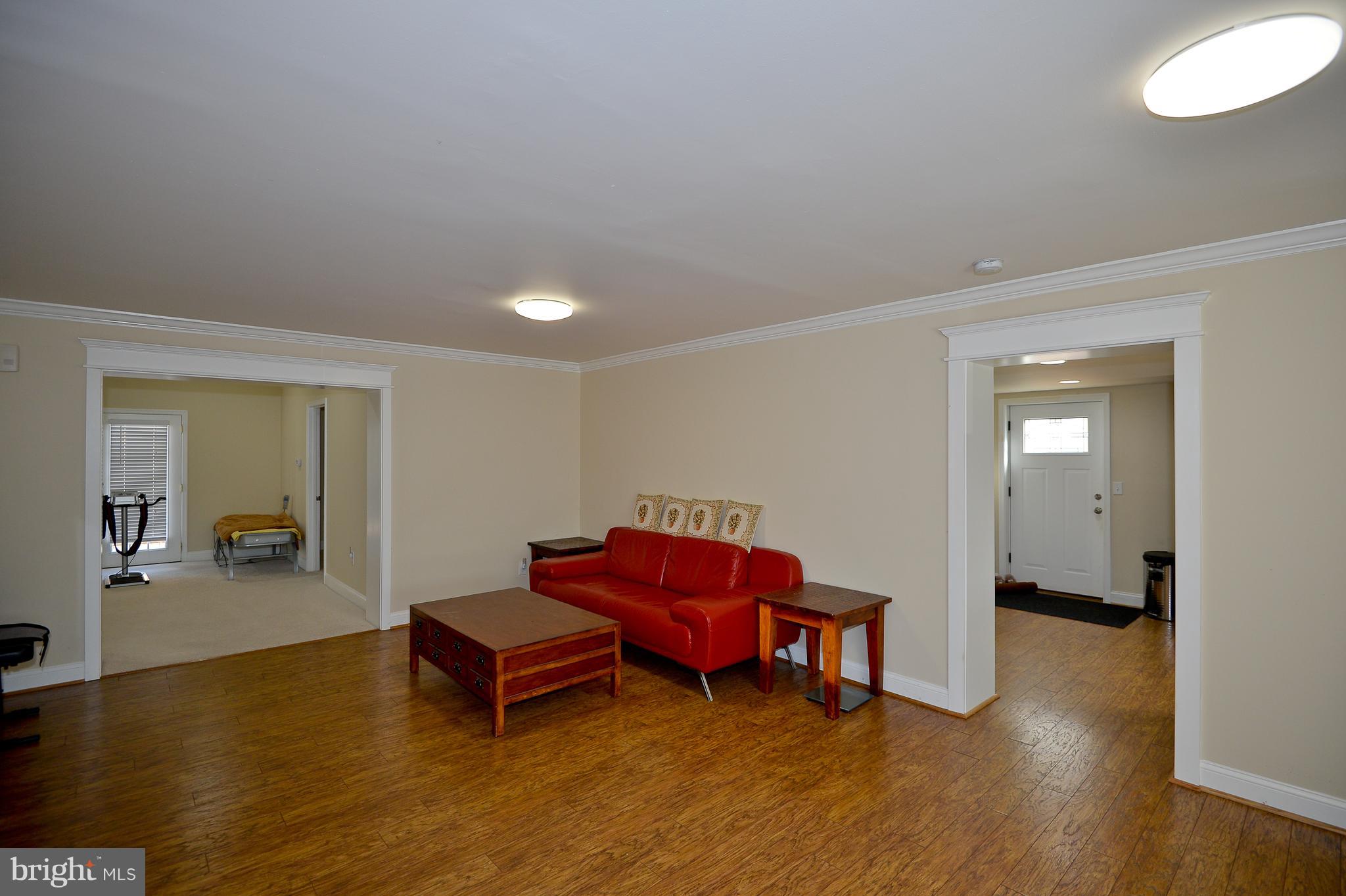 CRESTWOOD MANOR - Residential