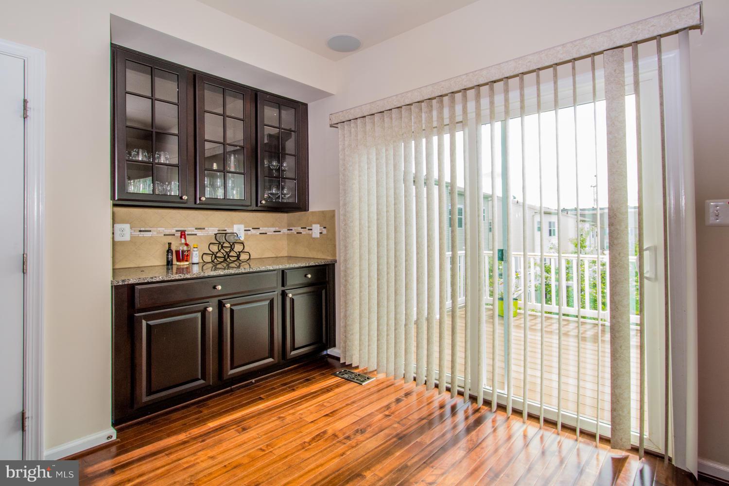 HOWARD SQUARE - Residential