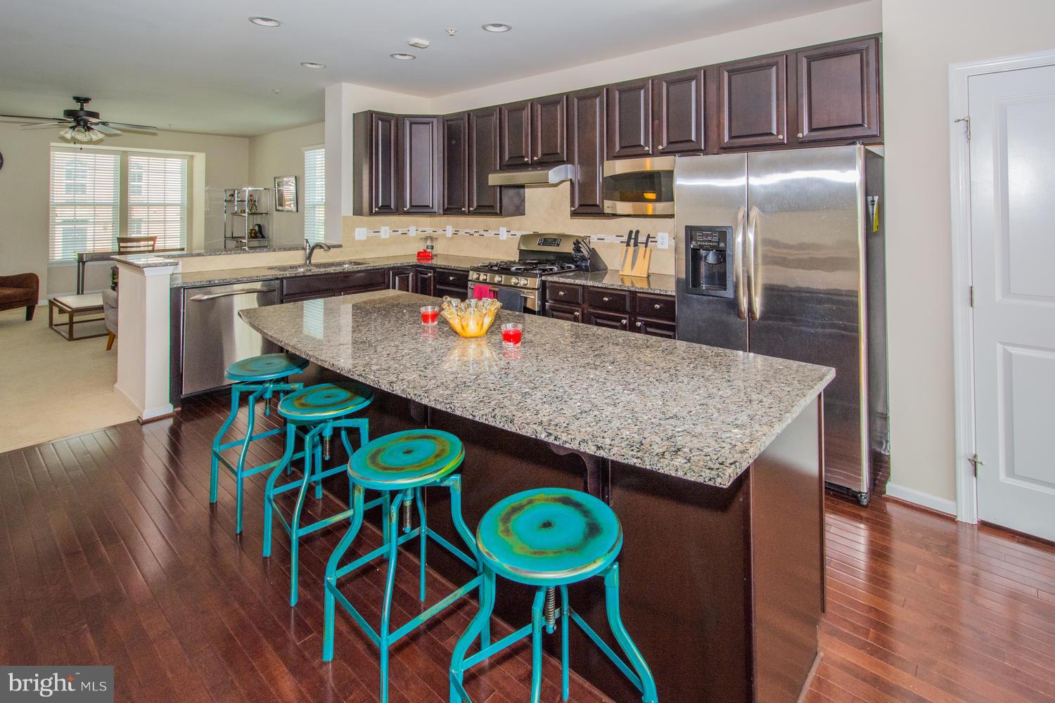 HOWARD SQUARE - Residential