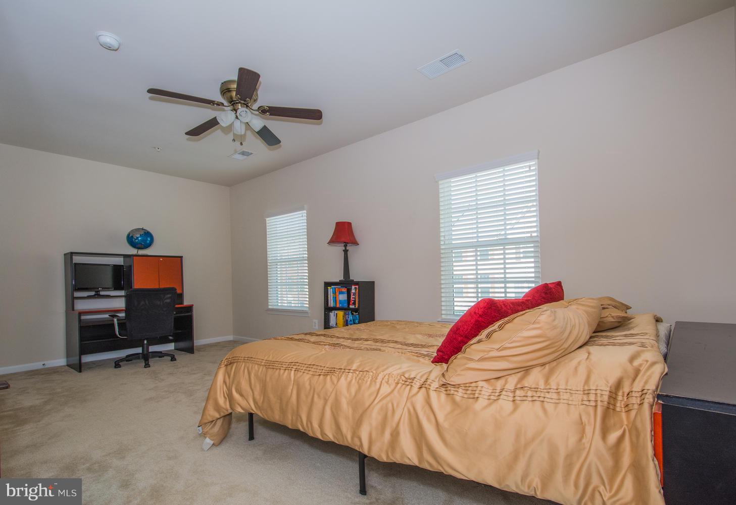 HOWARD SQUARE - Residential