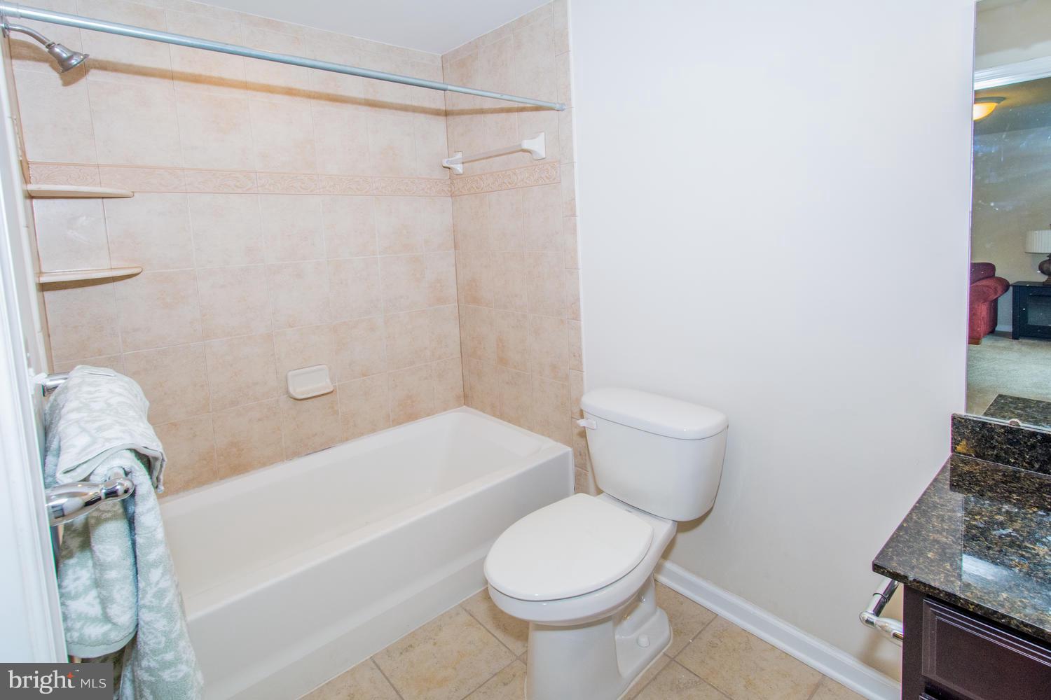 HOWARD SQUARE - Residential