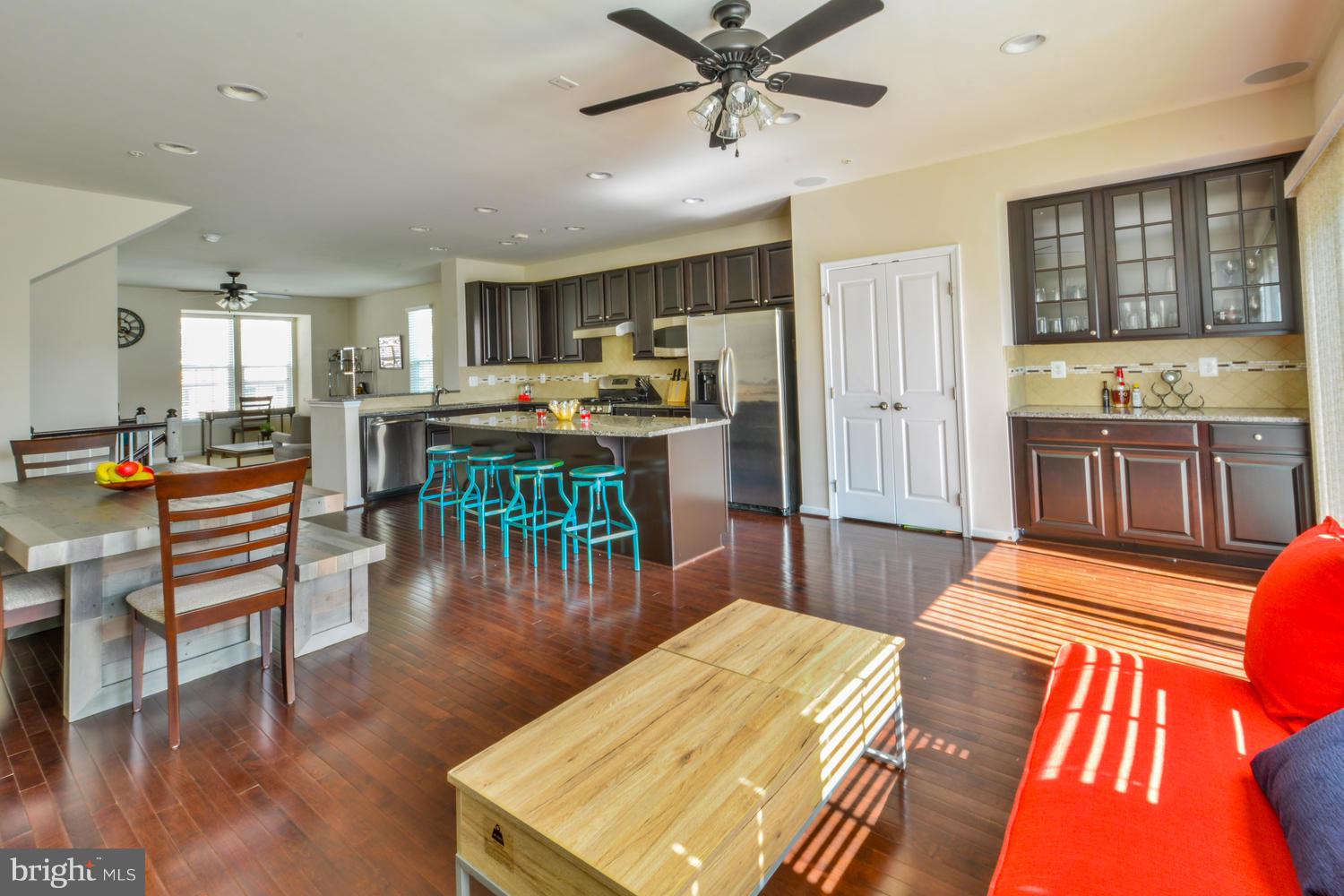 HOWARD SQUARE - Residential