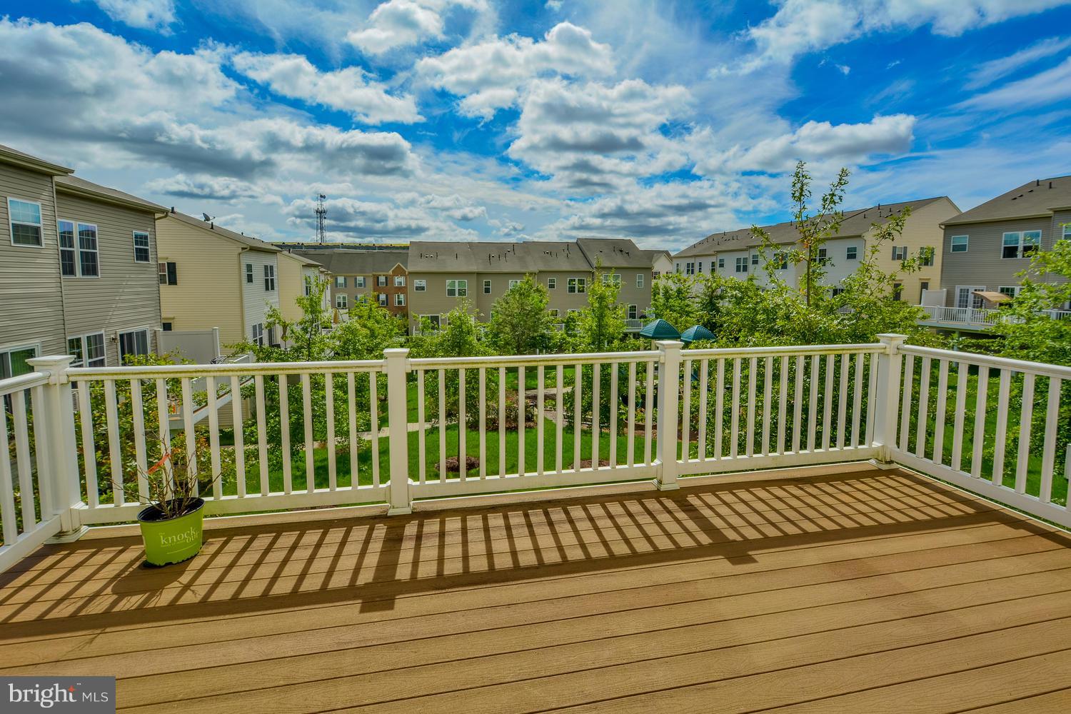 HOWARD SQUARE - Residential