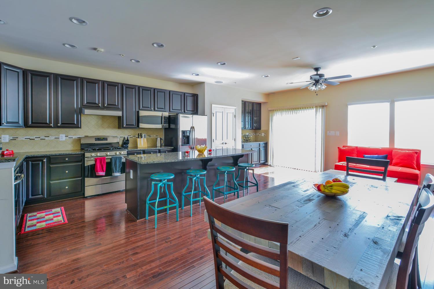 HOWARD SQUARE - Residential