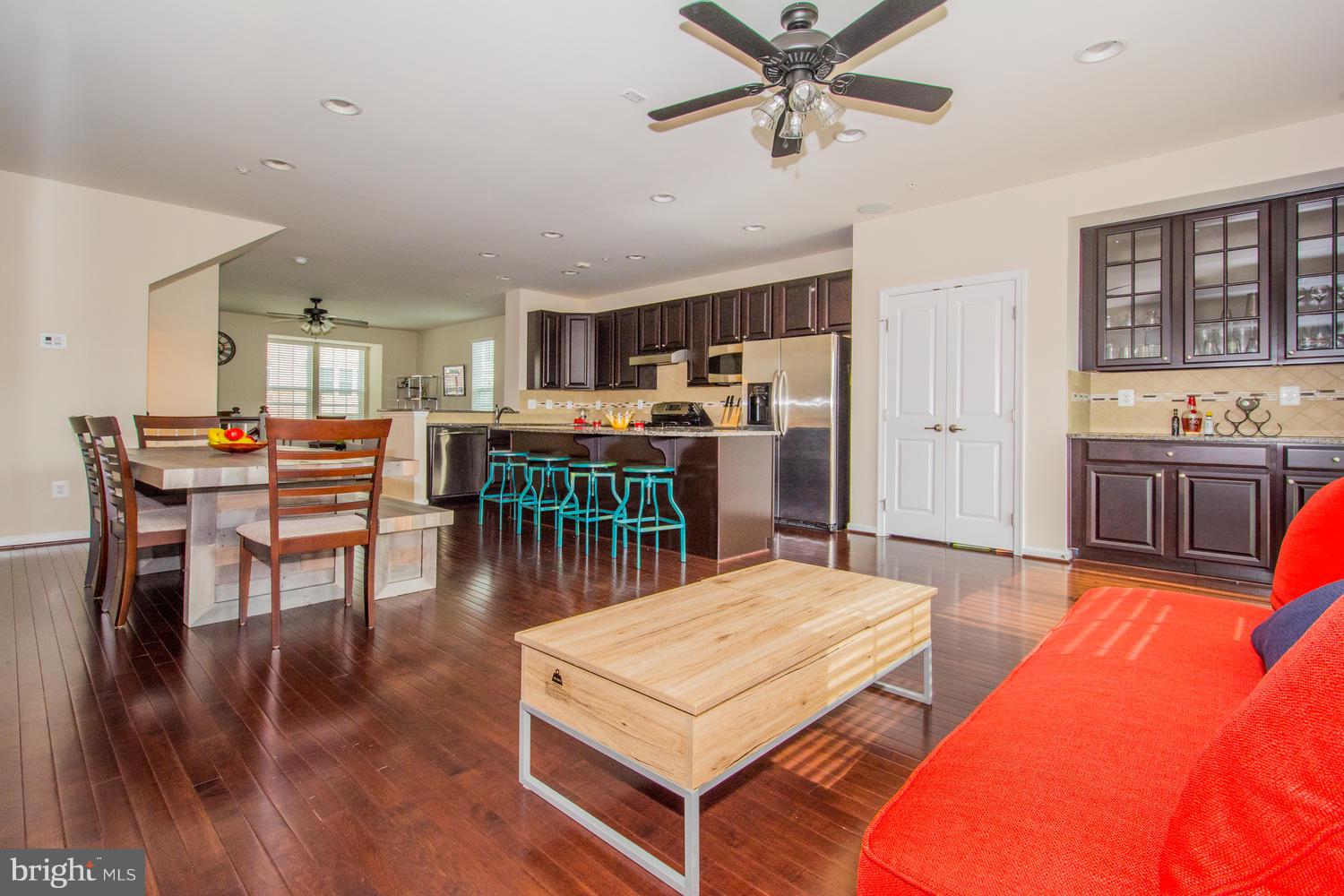 HOWARD SQUARE - Residential