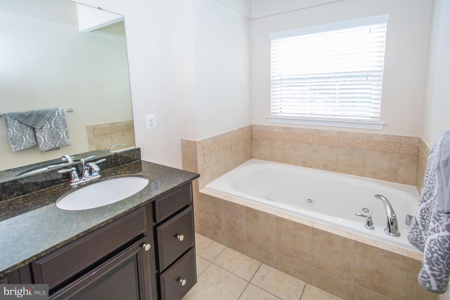 HOWARD SQUARE - Residential