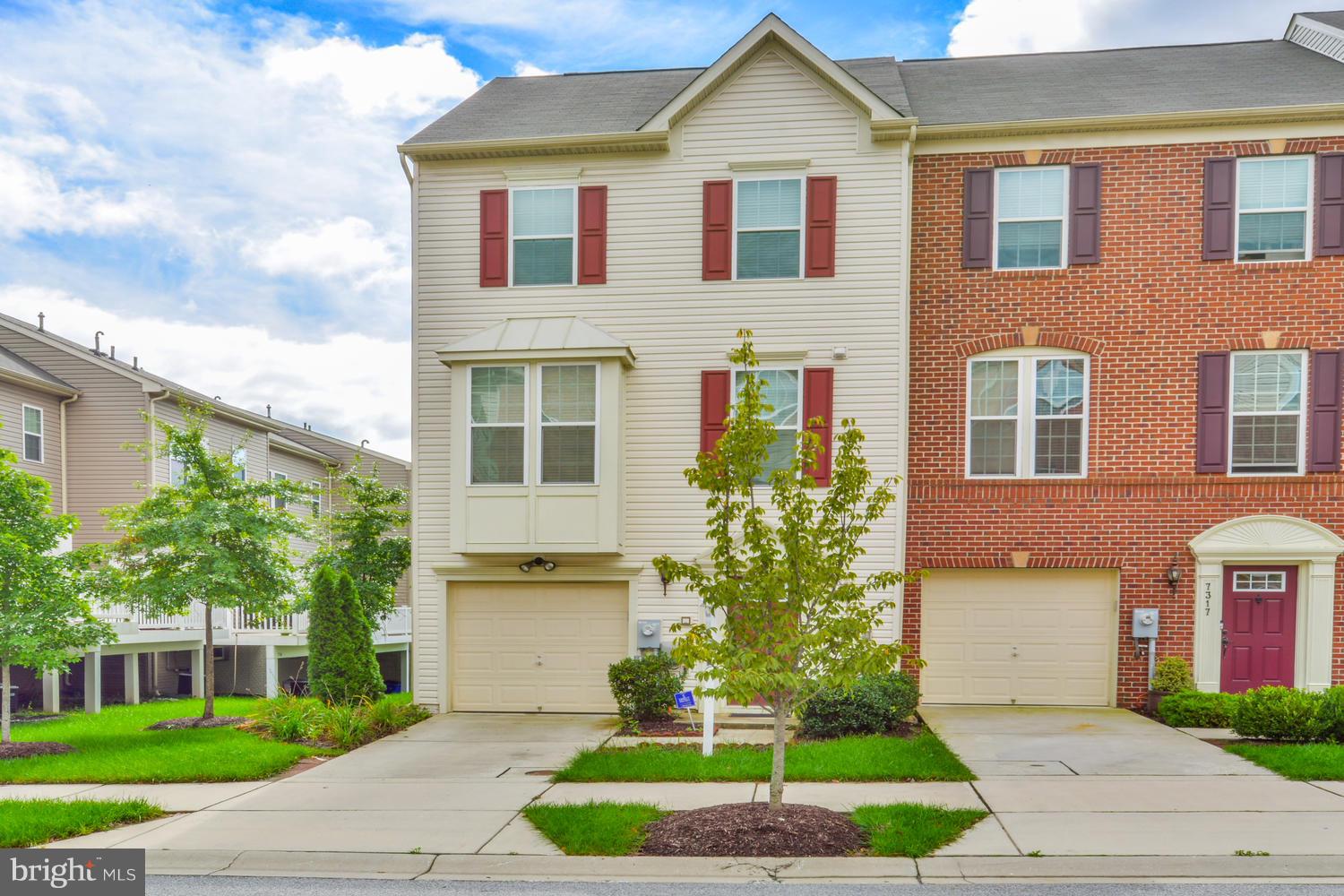 HOWARD SQUARE - Residential