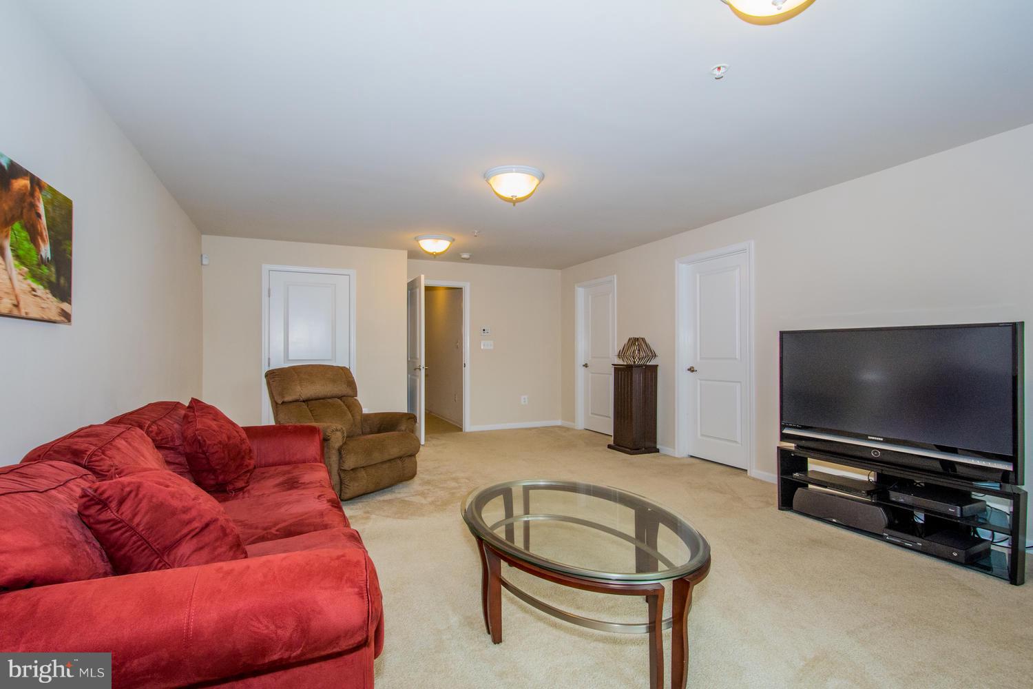 HOWARD SQUARE - Residential