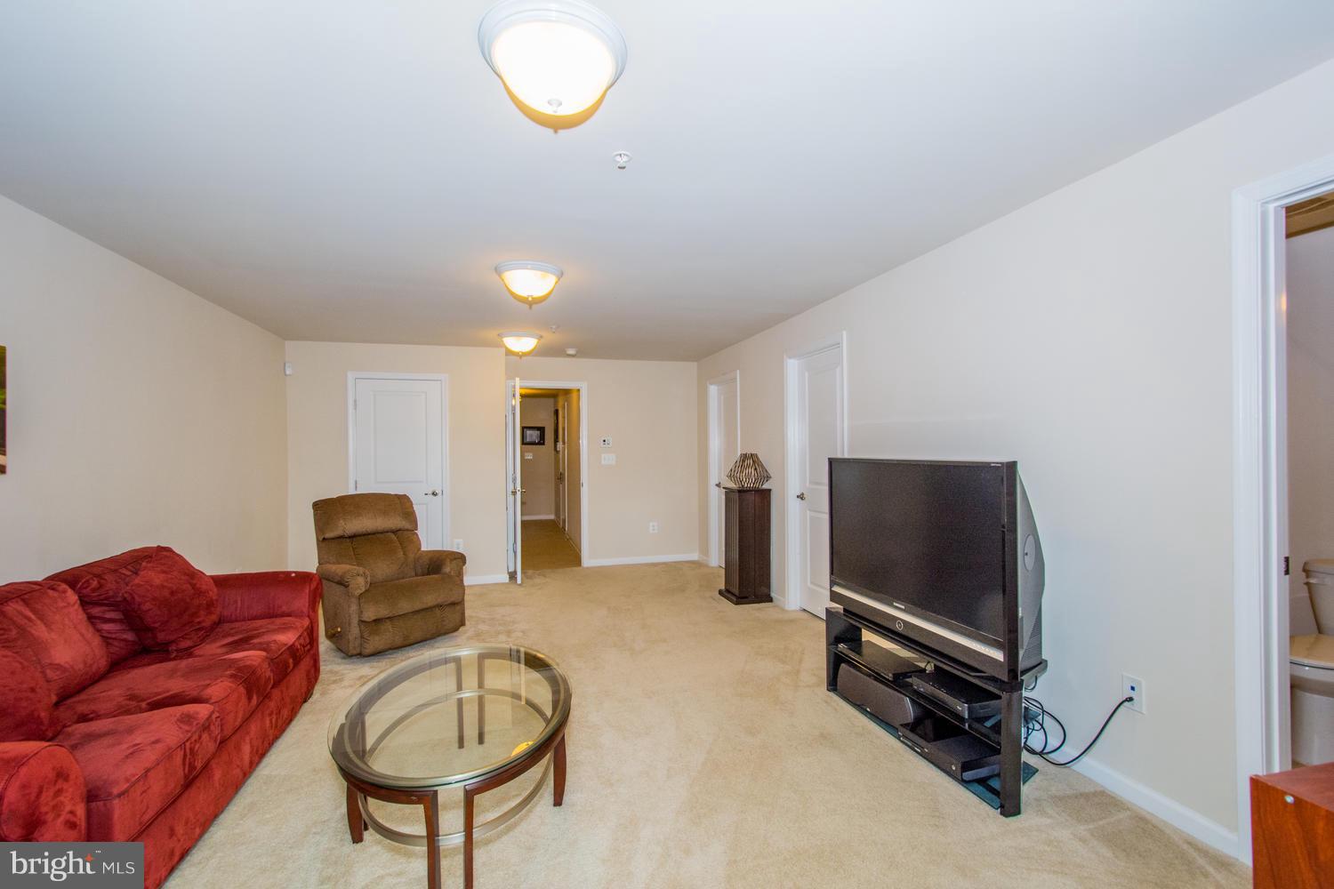 HOWARD SQUARE - Residential