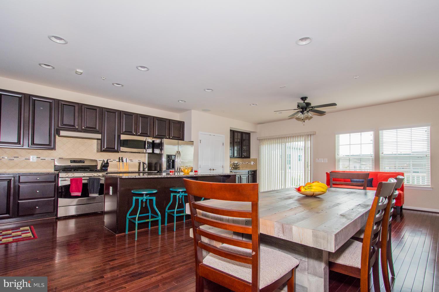 HOWARD SQUARE - Residential