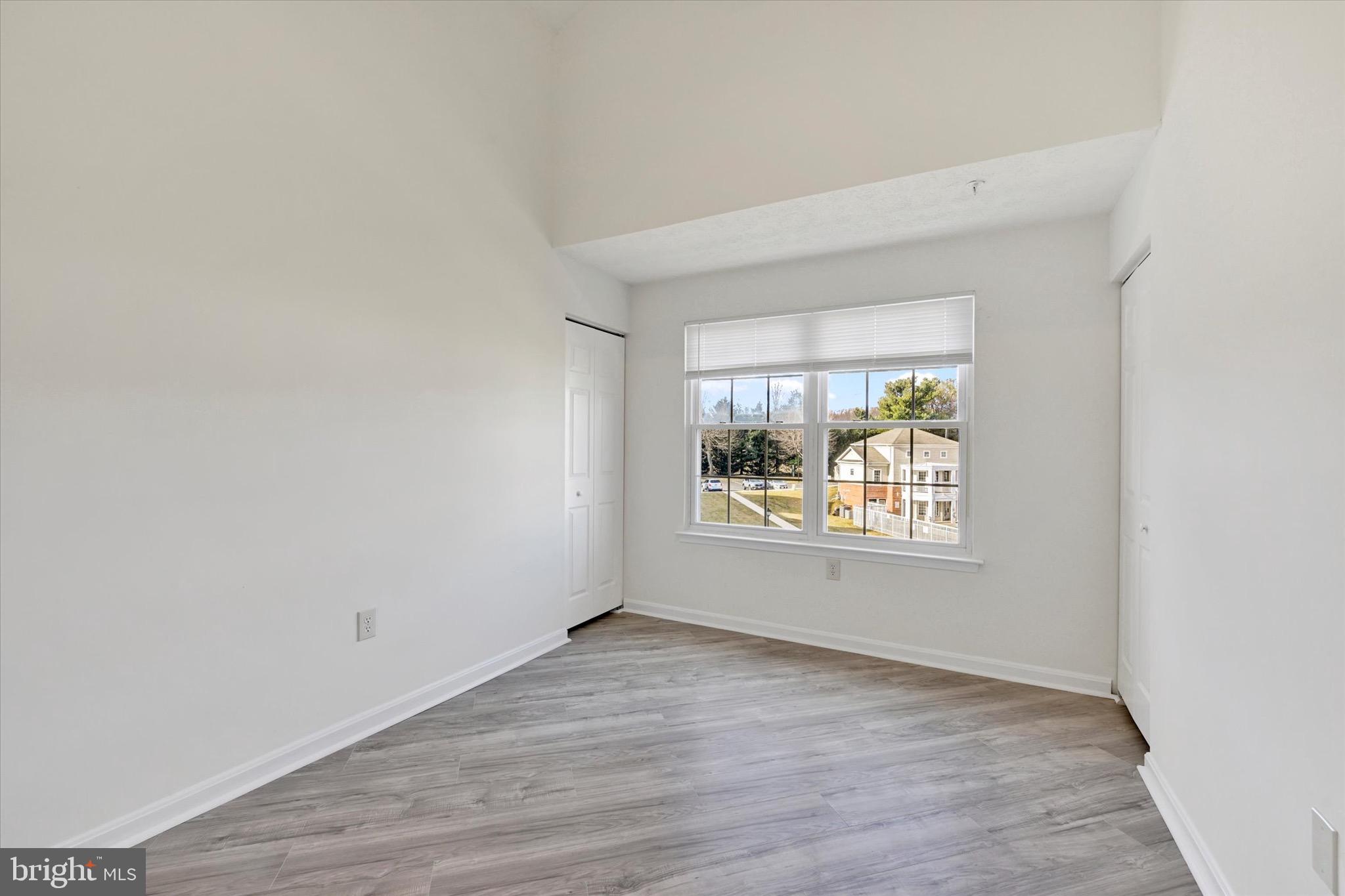 BAYLAND CONDO - Residential