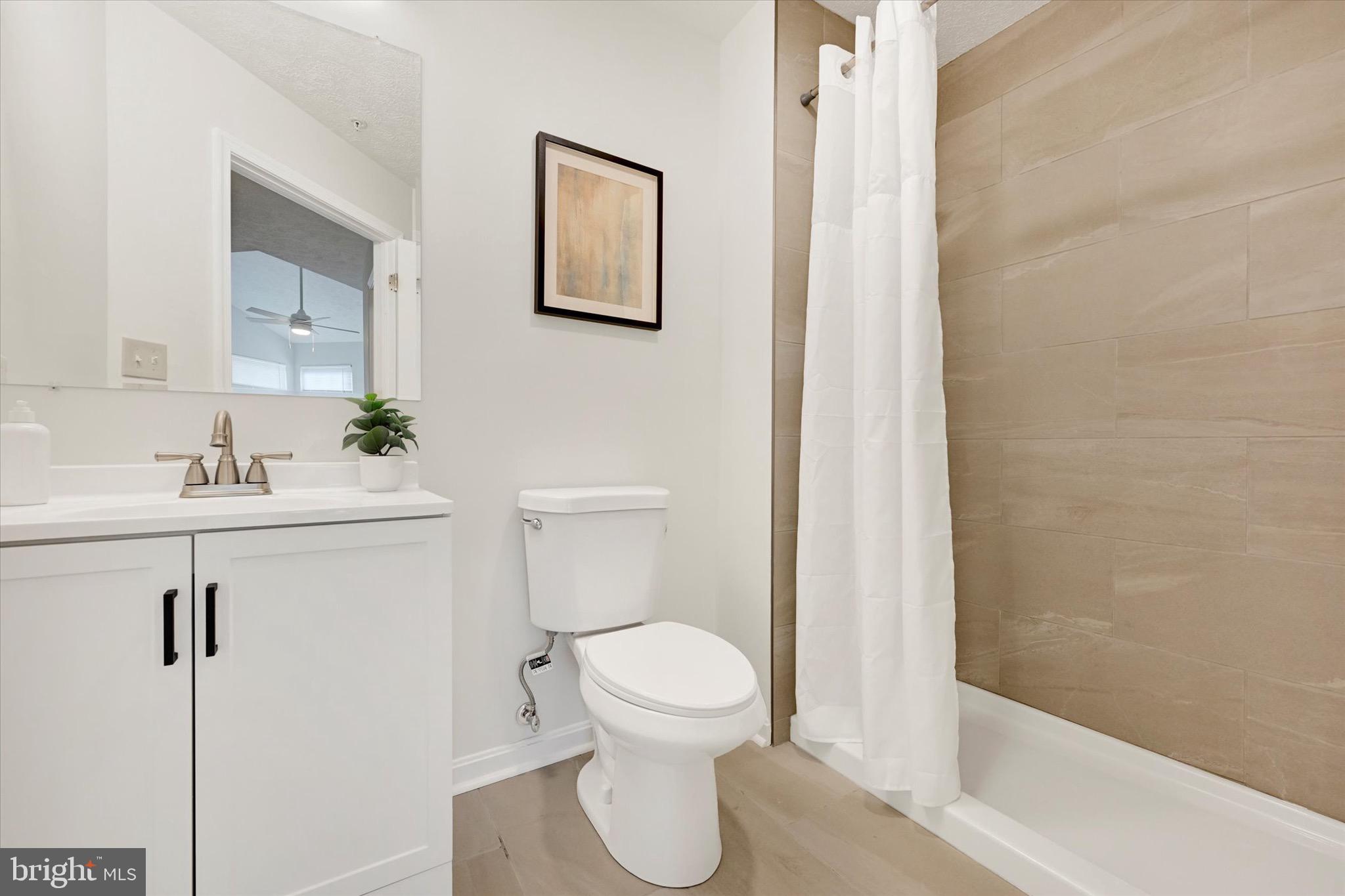 BAYLAND CONDO - Residential