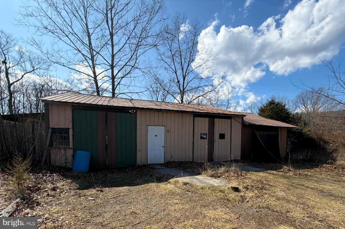 RUSHING RIVER FARMS - Residential