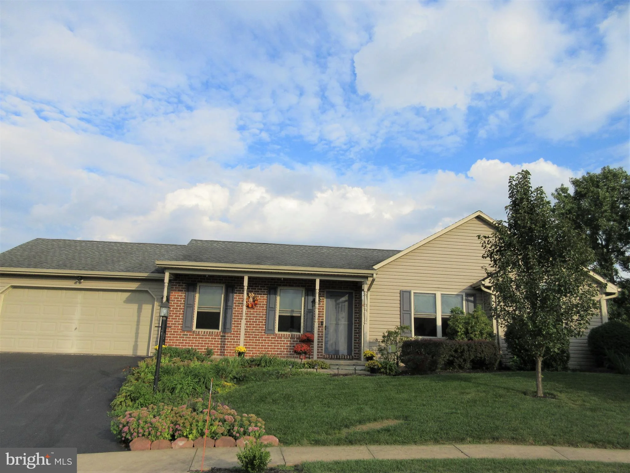 6 Haverford Circle, Manchester, PA 17345