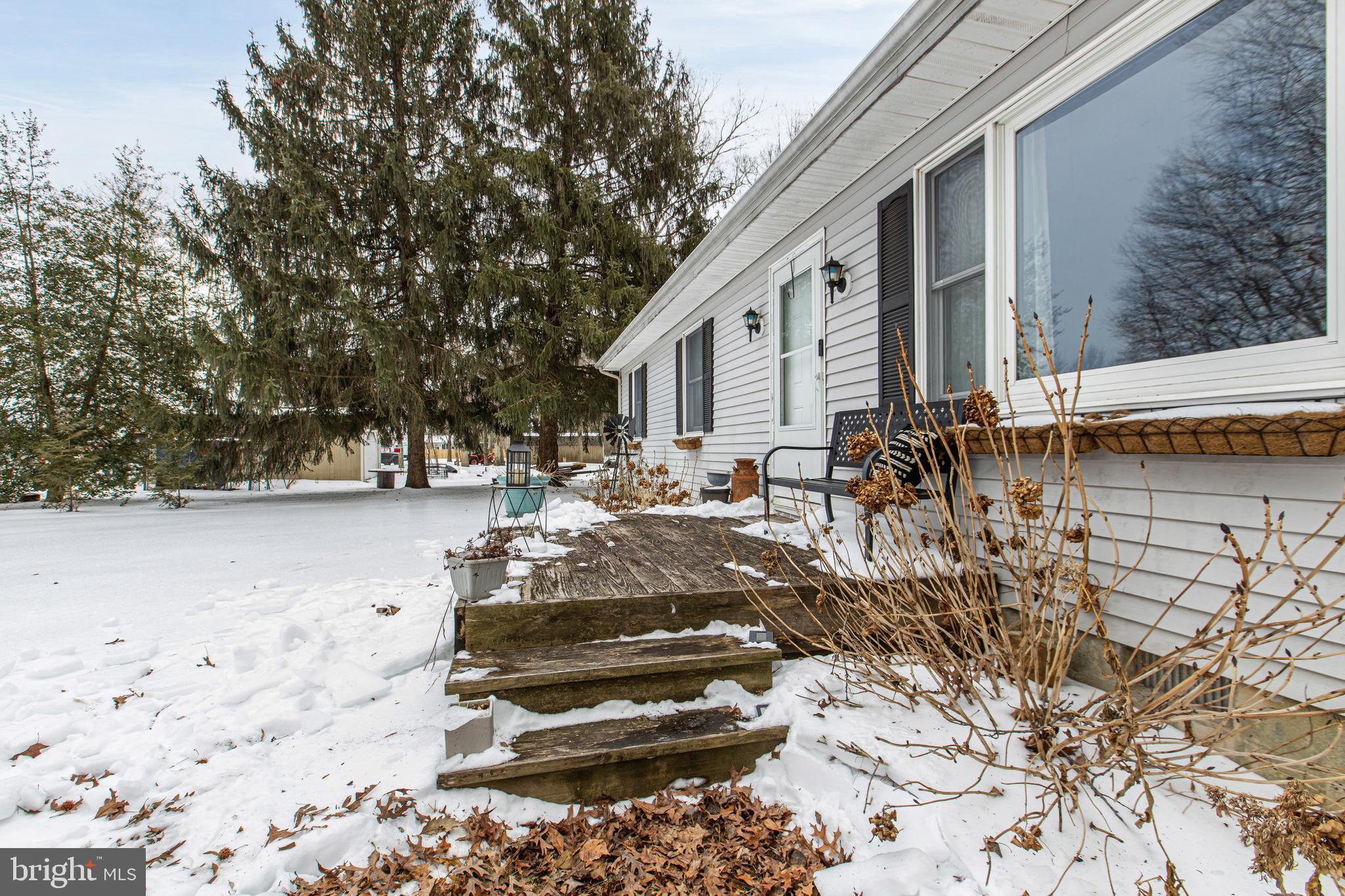 902 VANDYKE GREENSPRING ROAD