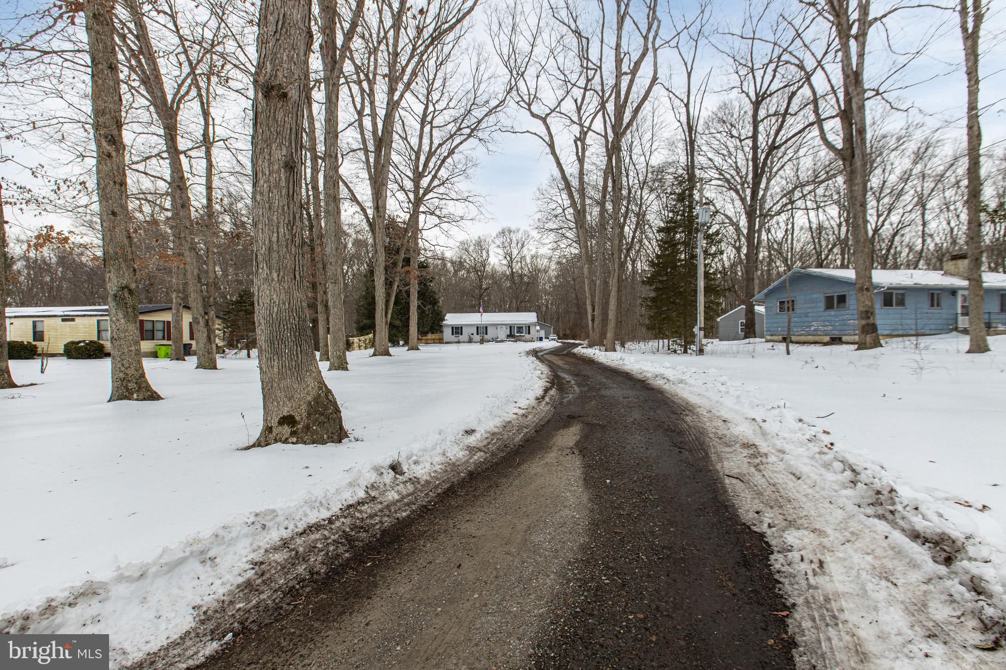 902 VANDYKE GREENSPRING ROAD