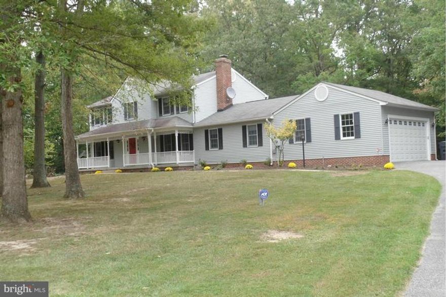 Great house with 2 levels & almost 3,000 sqft !  Along with the formal living room, dining room, eat in kitchen and family room, this home also offers an extra large room that can be a play room/theater room/game room/rec room etc. All on the main level which makes this home great for entertaining! The large lot is "park like" with lots of privacy. granite countertops to be installed in kit.