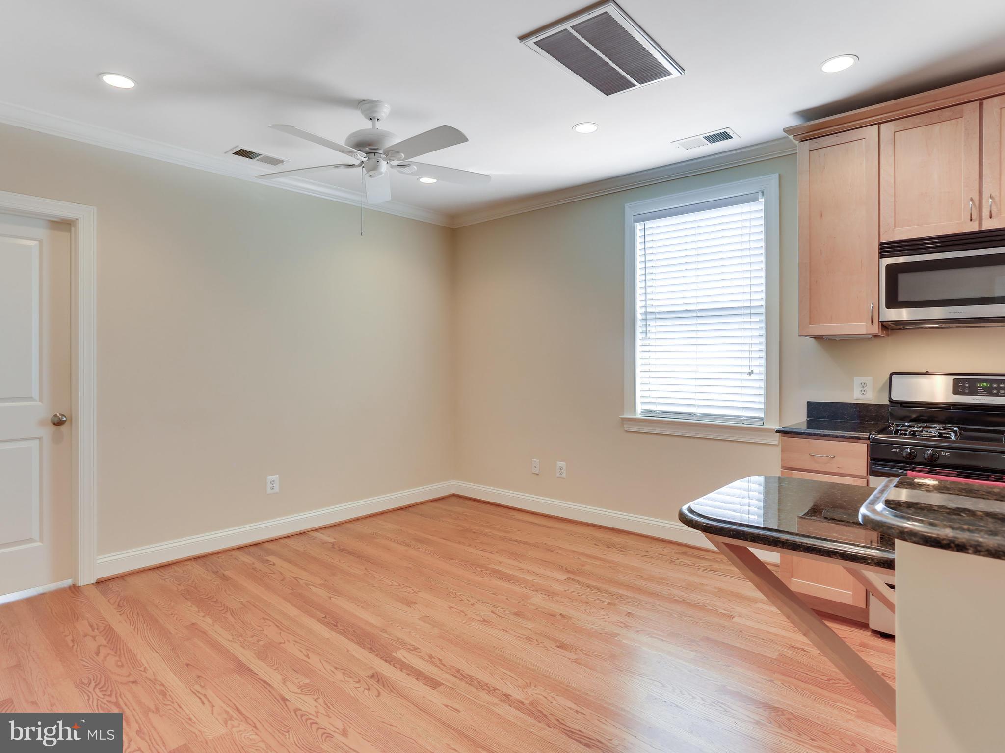 POTOMAC FLATS - Residential