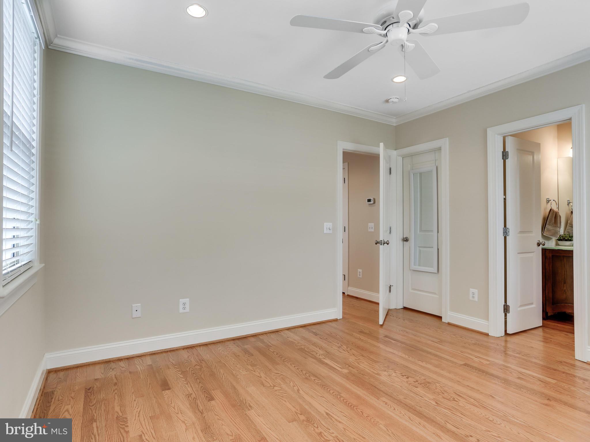 POTOMAC FLATS - Residential