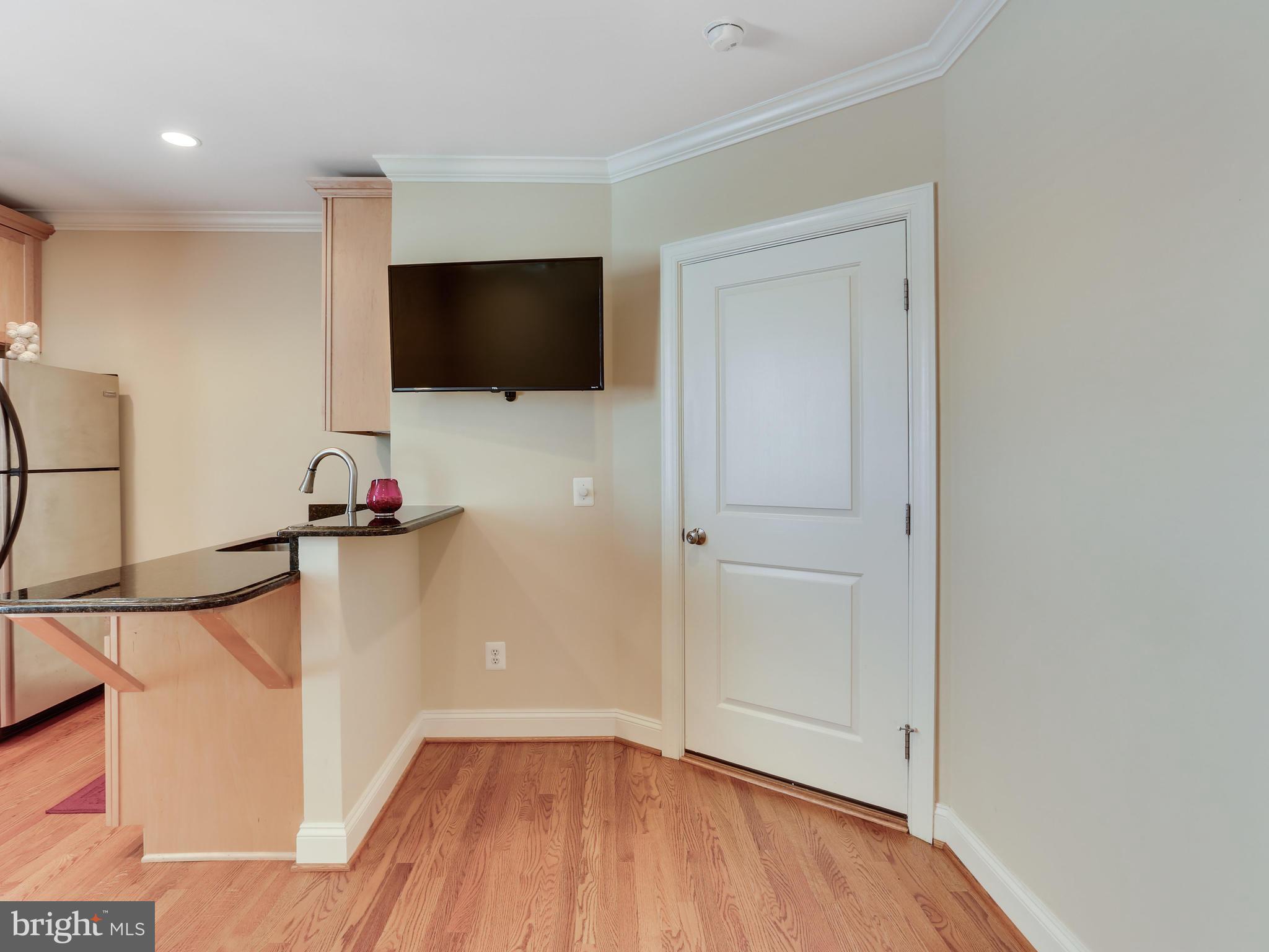 POTOMAC FLATS - Residential