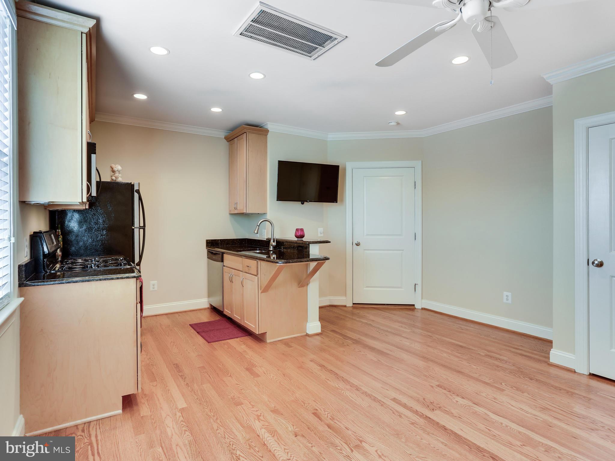 POTOMAC FLATS - Residential