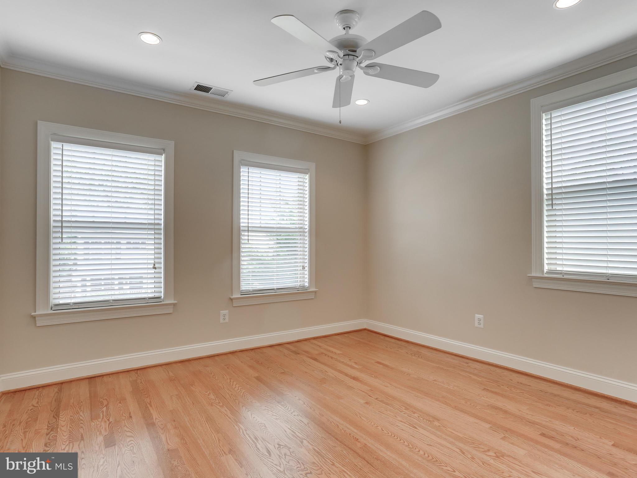 POTOMAC FLATS - Residential