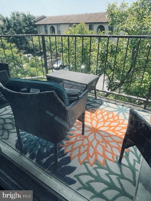 HUNTING RIDGE CONDOMINIUM - Residential Lease