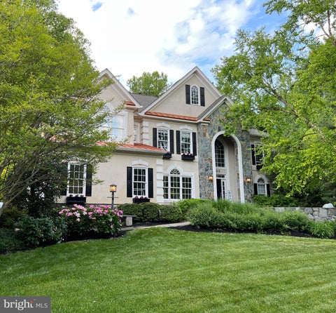 Photo of 19313 Cissel Manor Drive, POOLESVILLE, MD 20837 (MLS # MDMC2241662)