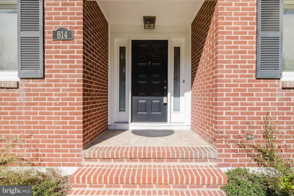 Photo of 814 W Padonia Road, COCKEYSVILLE, MD 21030 (MLS # MDBC2141570)