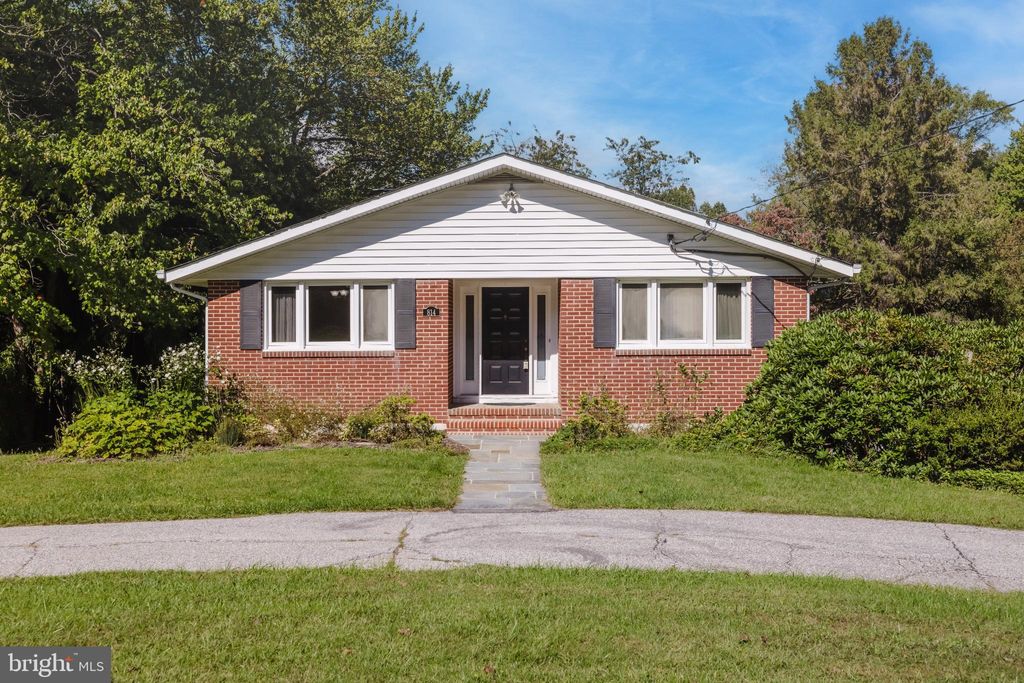 Photo of 814 W Padonia Road, COCKEYSVILLE, MD 21030 (MLS # MDBC2141570)