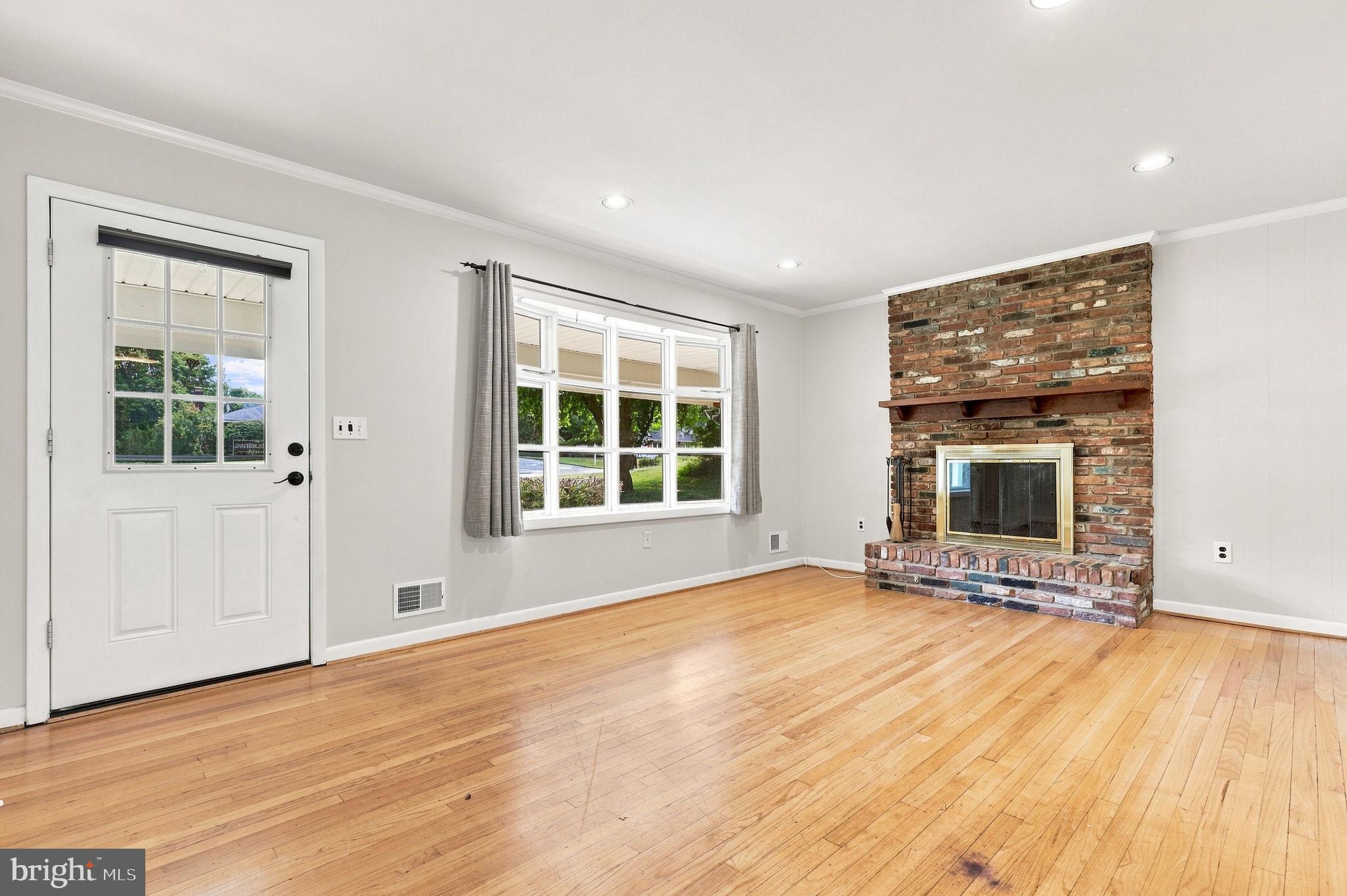9902 EVERGREEN AVENUE
