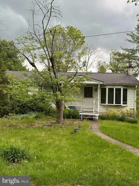 4 Perkiomen Avenue, Schwenksville, PA MLS: PAMC2139560