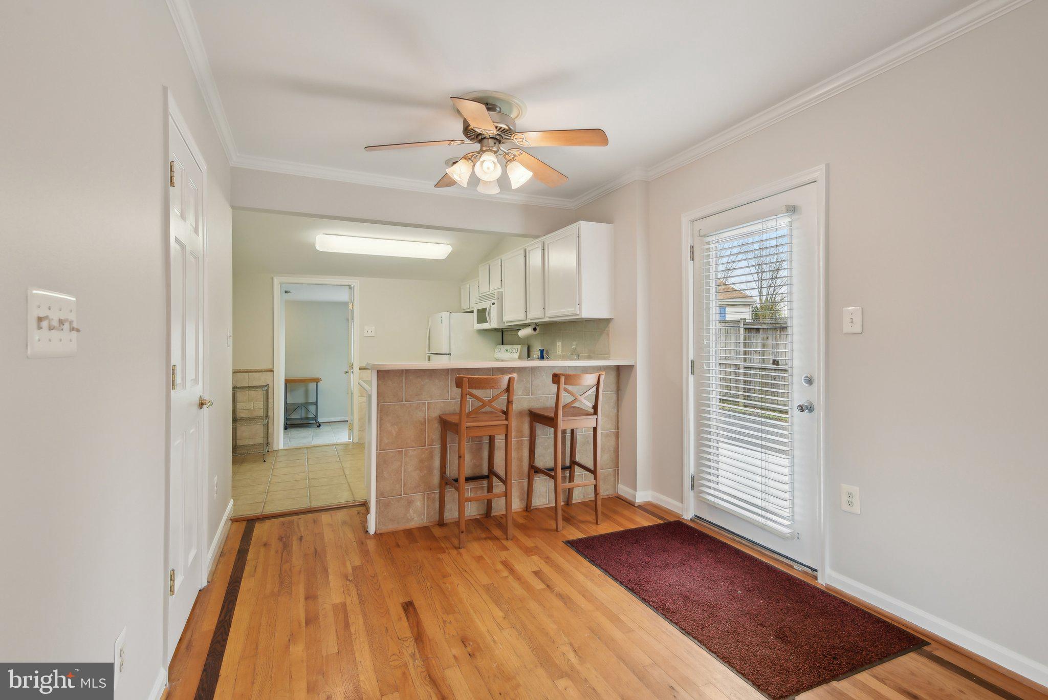 WOODLAND BEACH - Residential