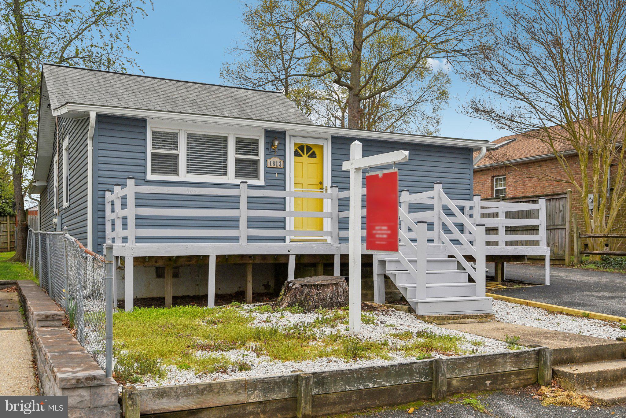 WOODLAND BEACH - Residential