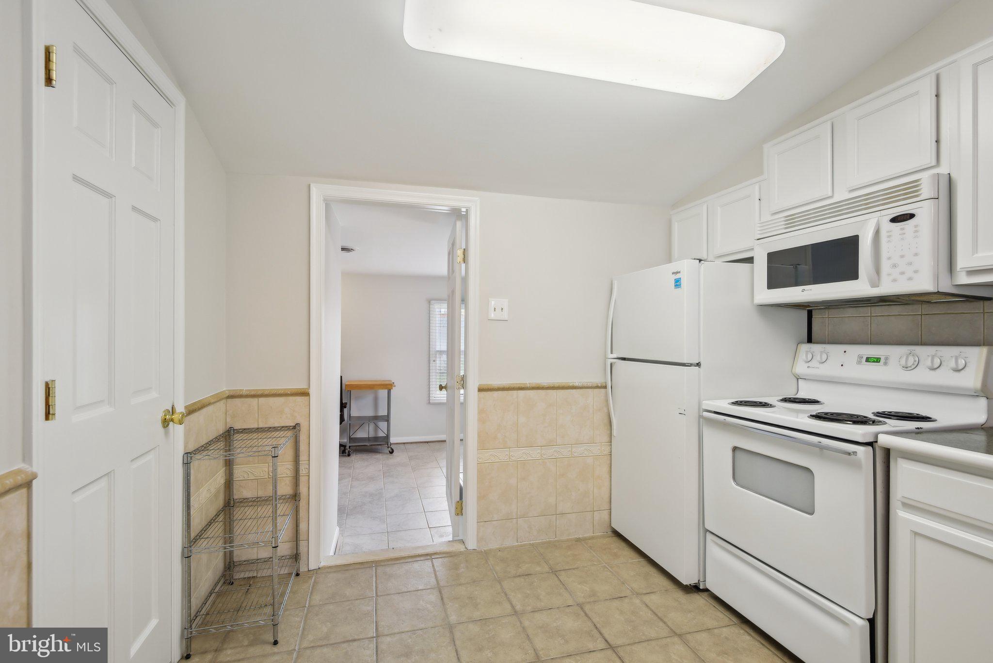 WOODLAND BEACH - Residential