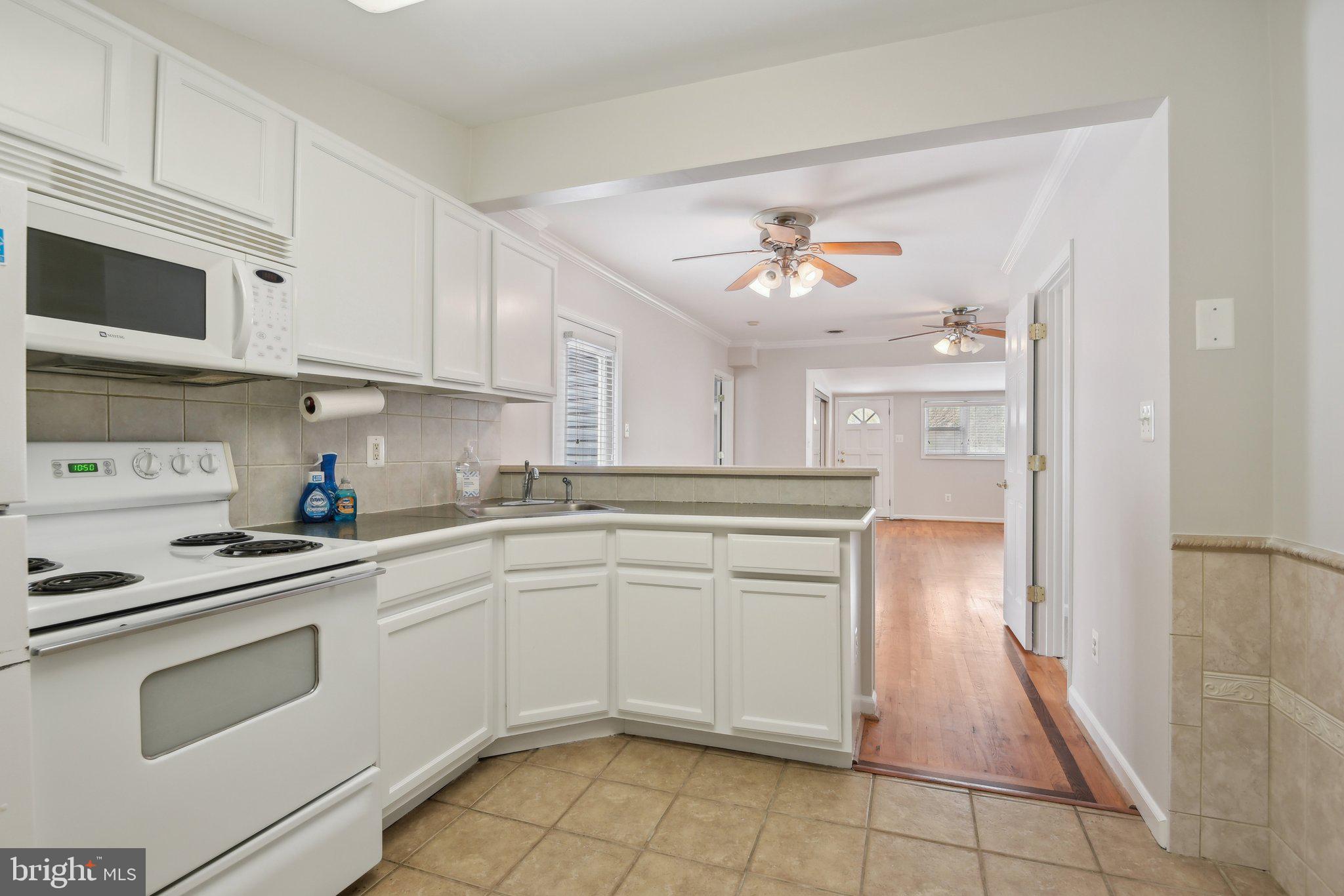 WOODLAND BEACH - Residential